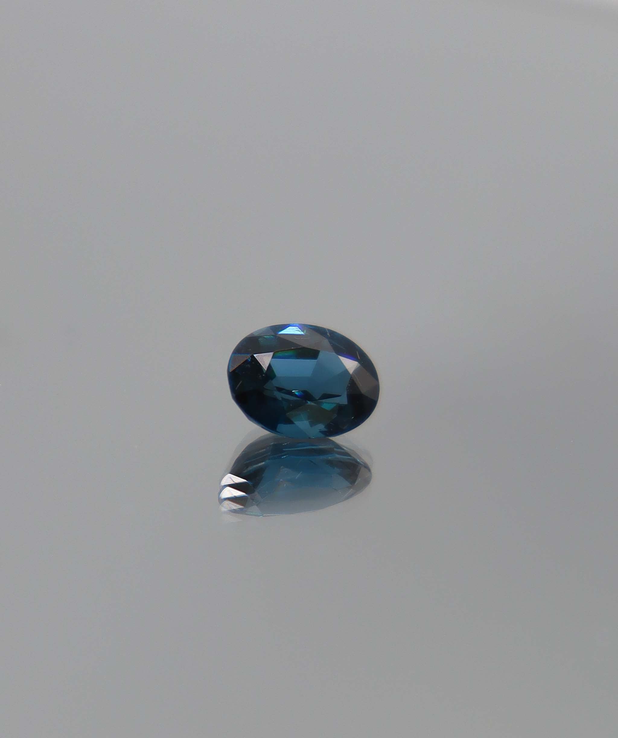 1.56ct Cobal Spinel from Tanzania Oval with certificate RDC0214