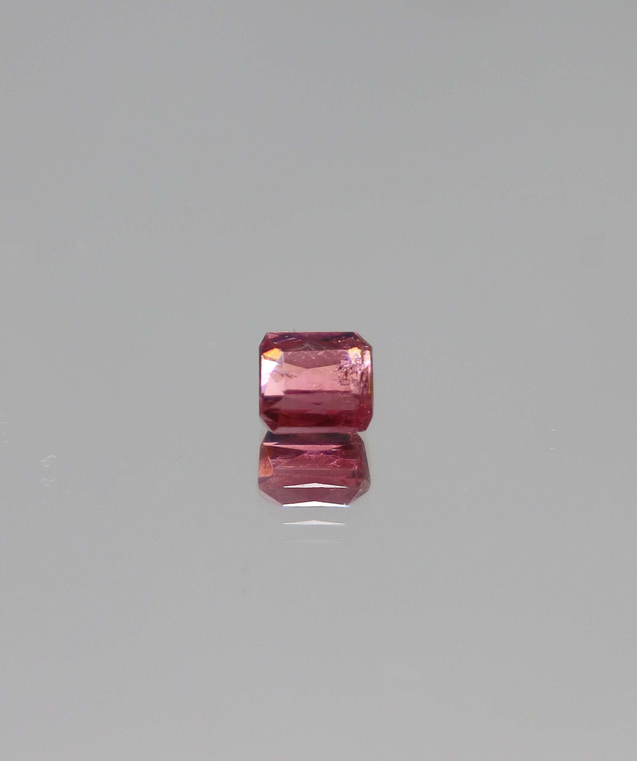 0.90ct Pink Tourmaline DXBCS1437
