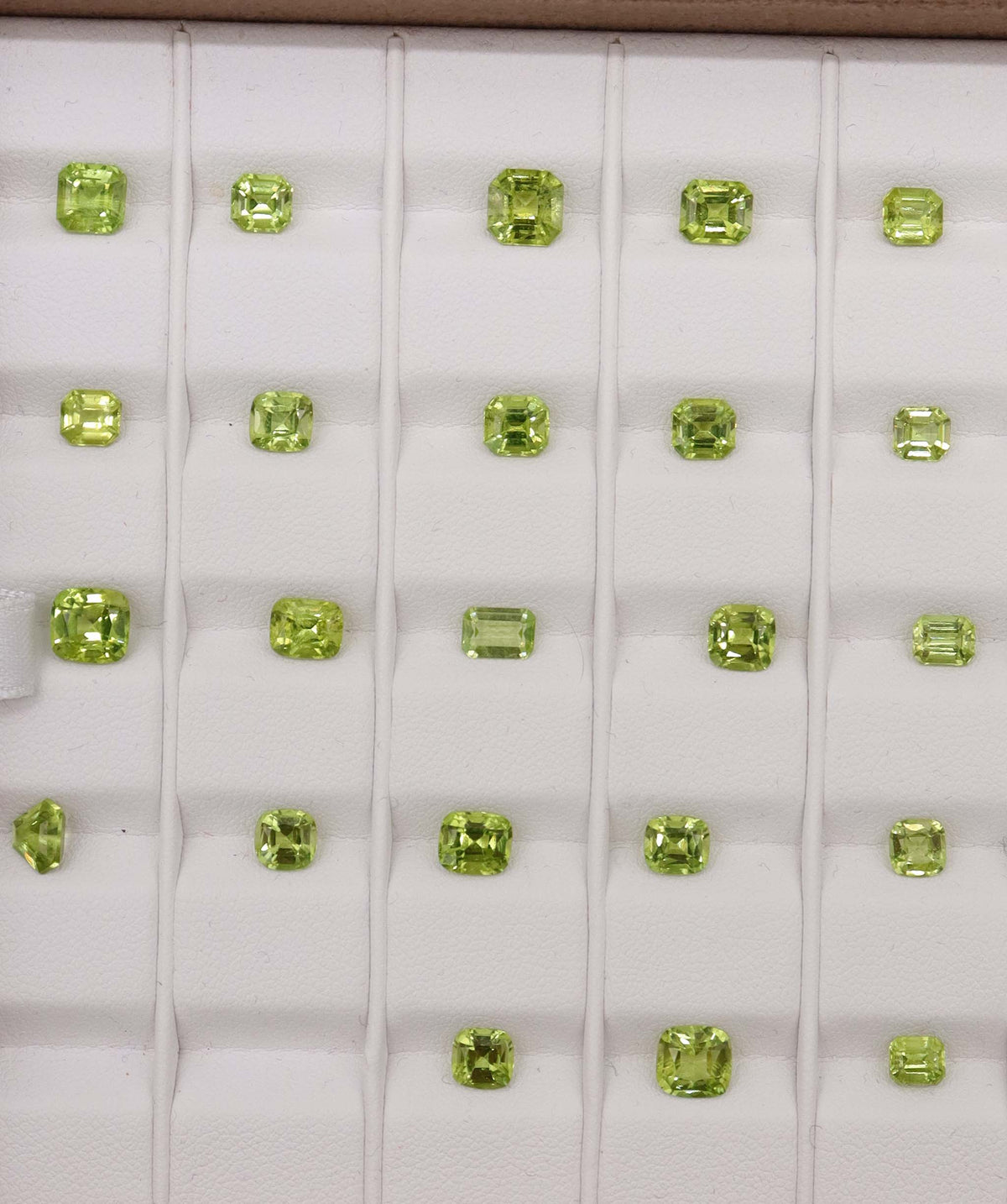Peridot Asscher,Emerald,Cushion DXBCD2131