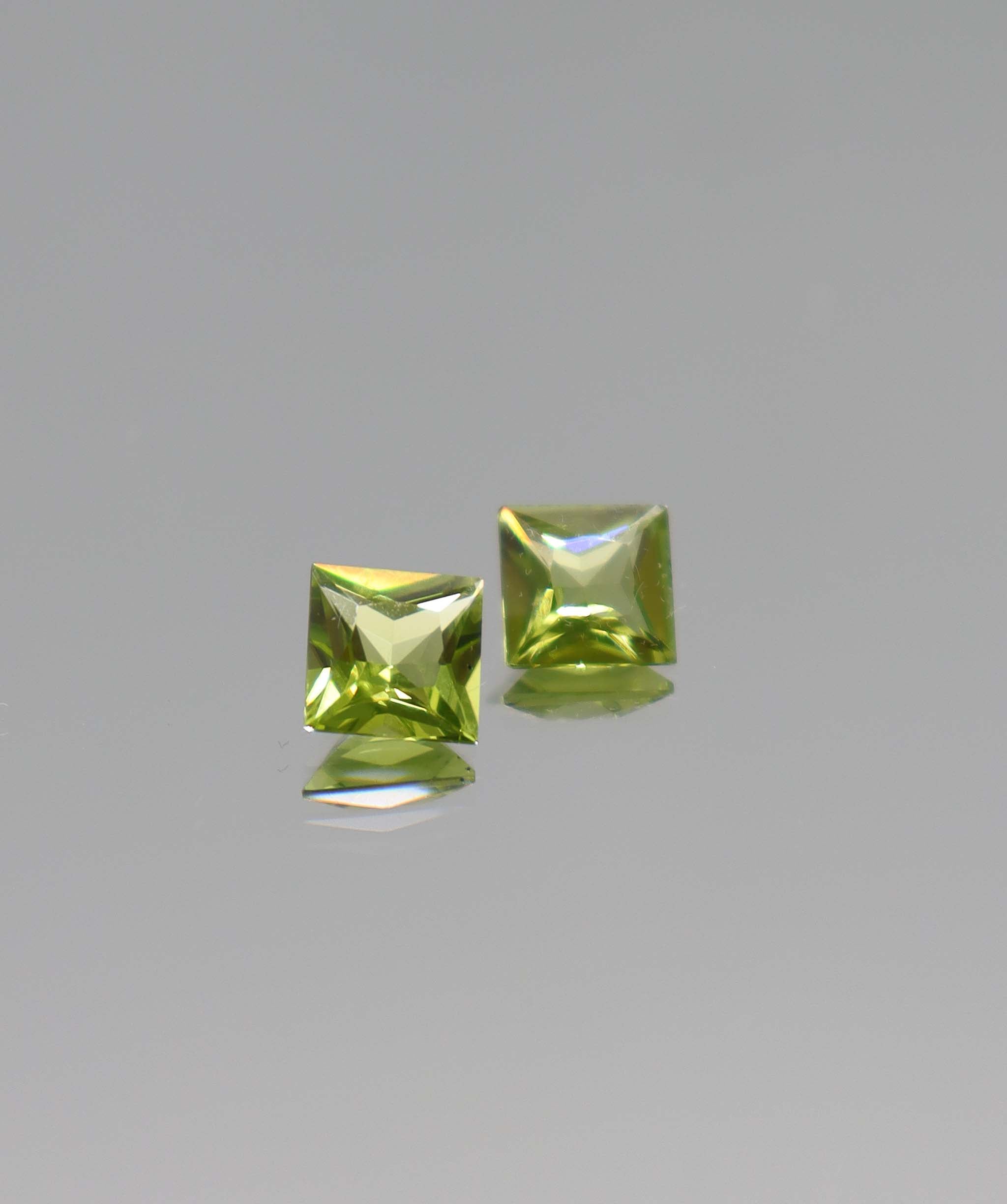 2.76ct Peridot PAIR Princess DXBCS0072