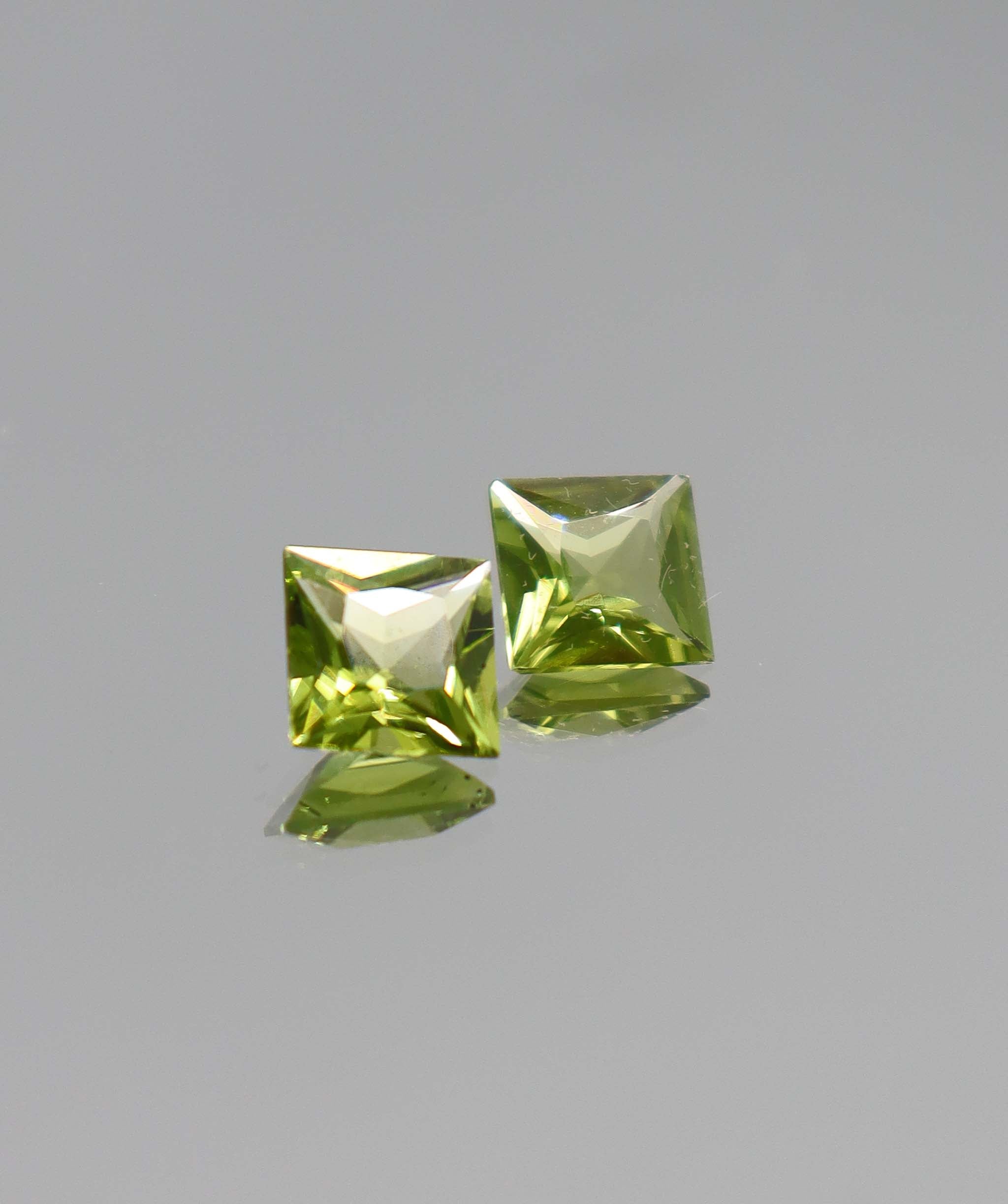 2.76ct Peridot PAIR Princess DXBCS0072