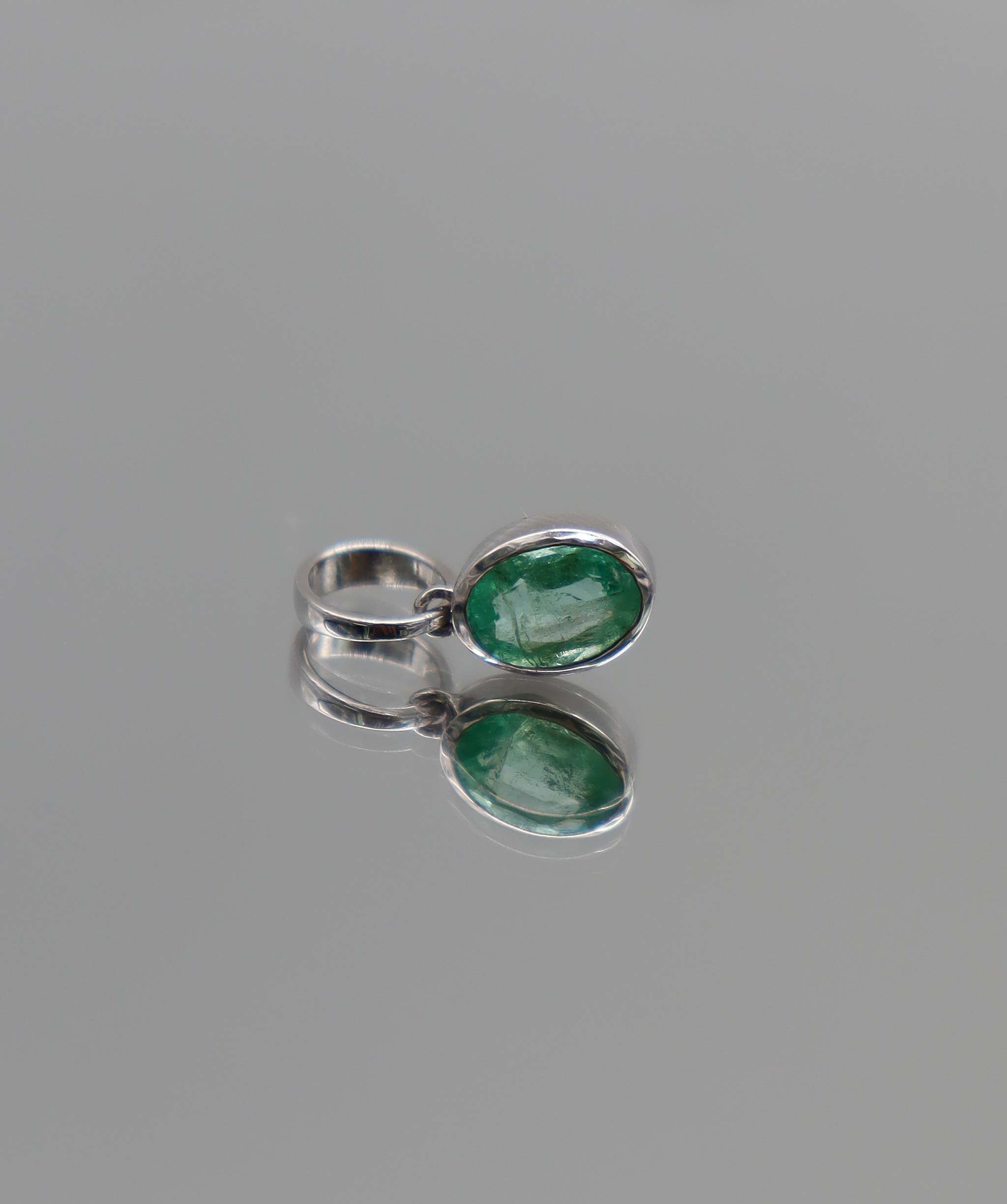 Columbian Emerald with Certificat WG DXBCS3205