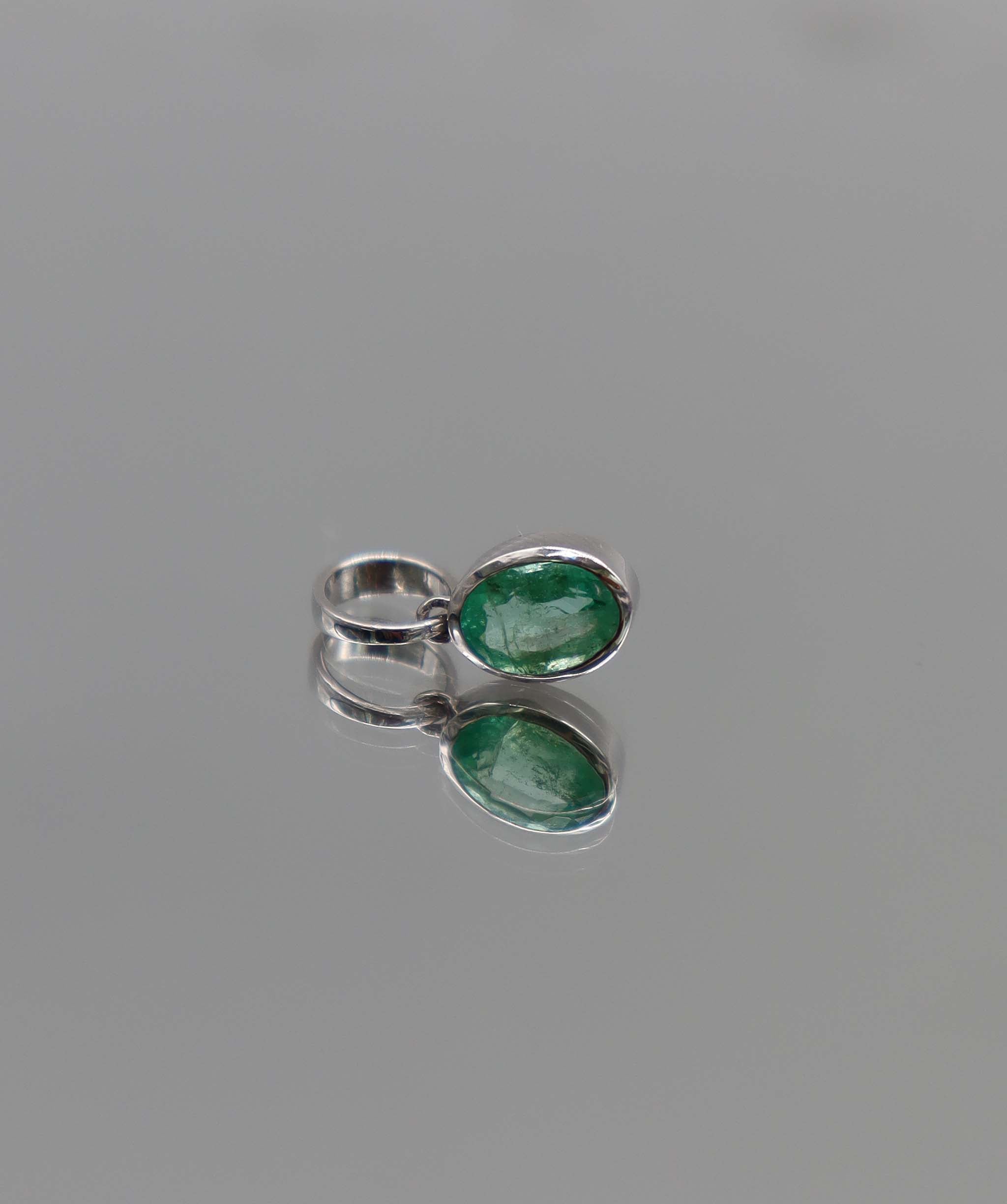 Columbian Emerald with Certificat WG DXBCS3205
