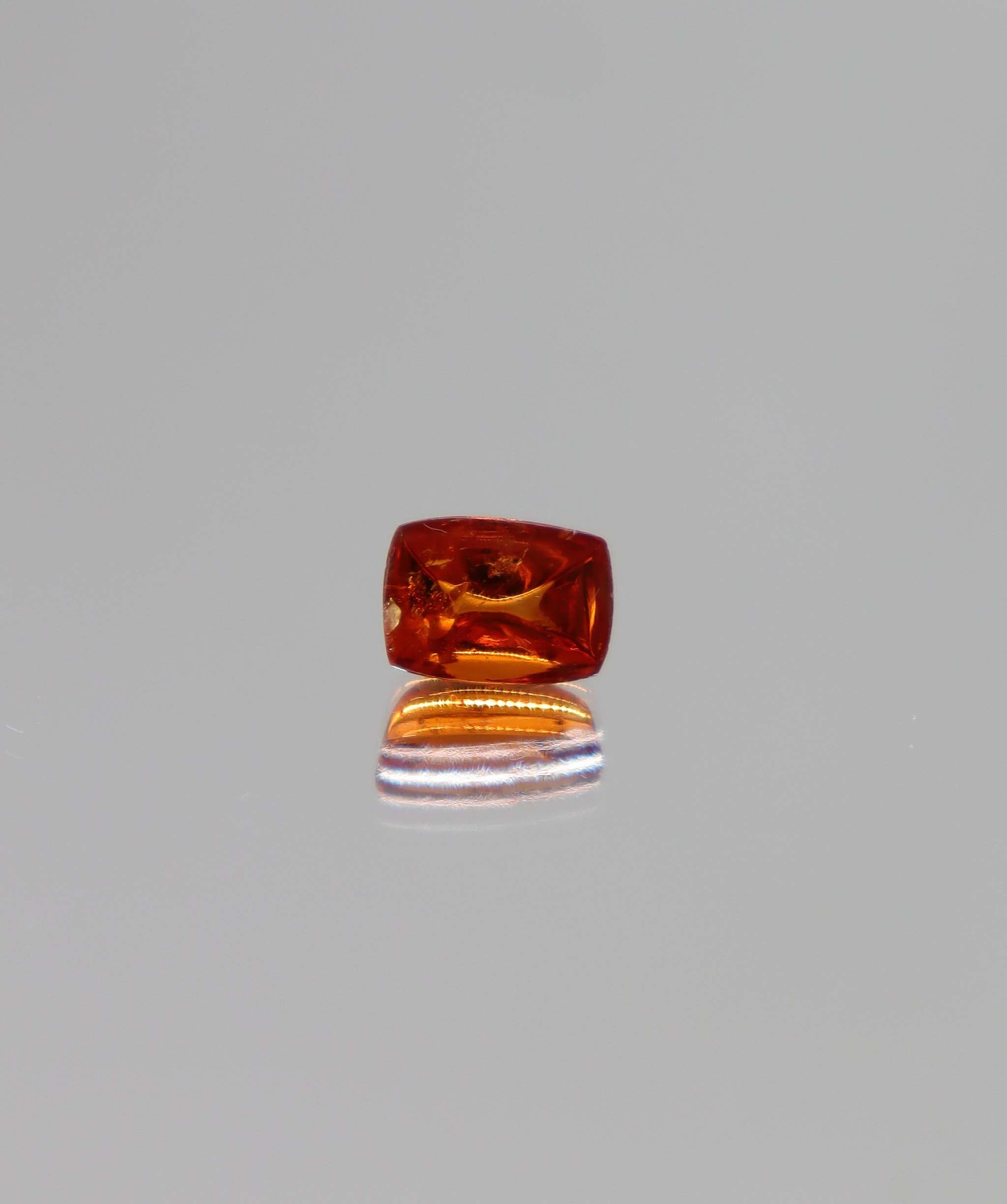 Mandarin Garnet Sugarloaf Cabs (price for 1 stone) DXBCS2735