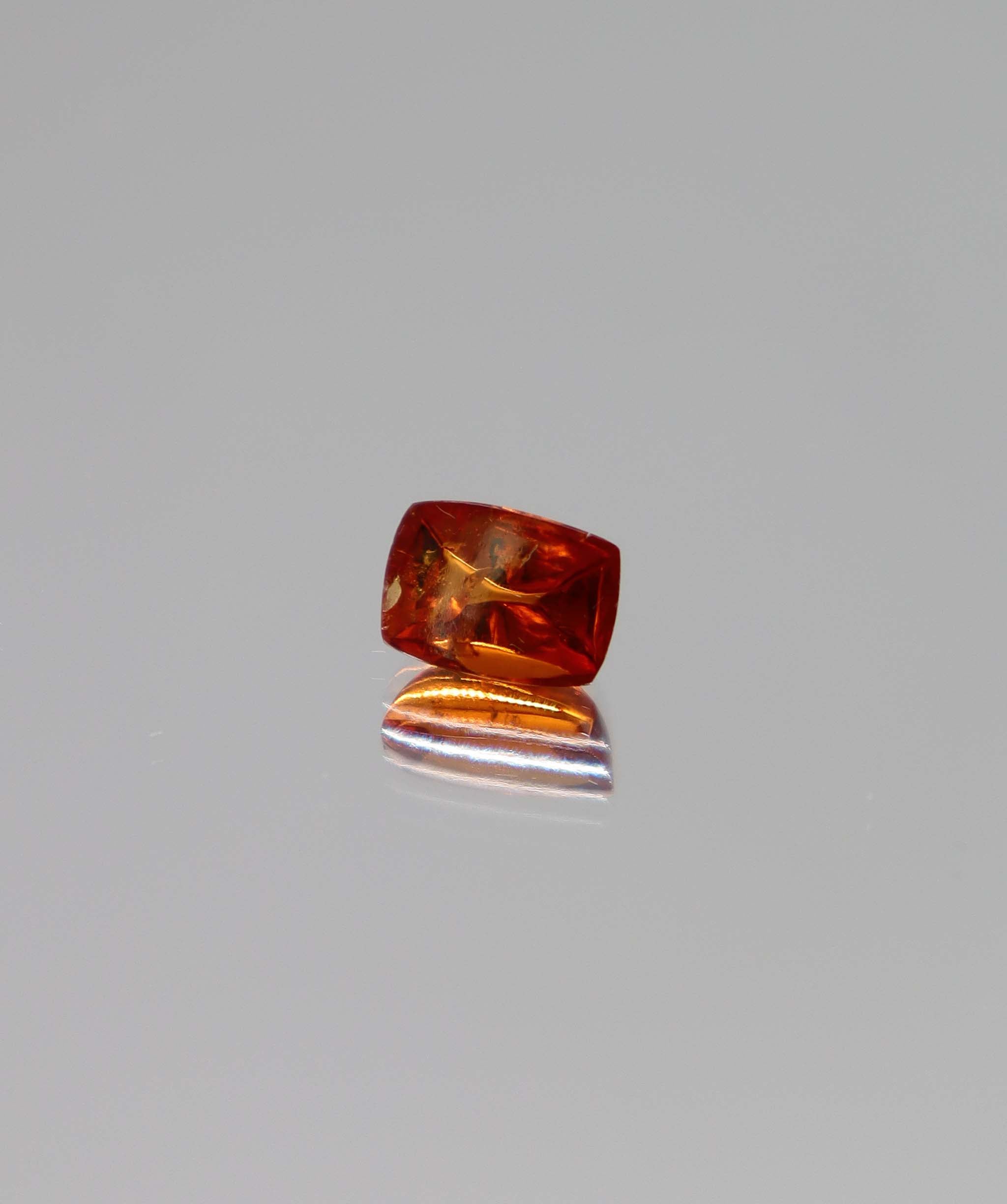 Mandarin Garnet Sugarloaf Cabs (price for 1 stone) DXBCS2735