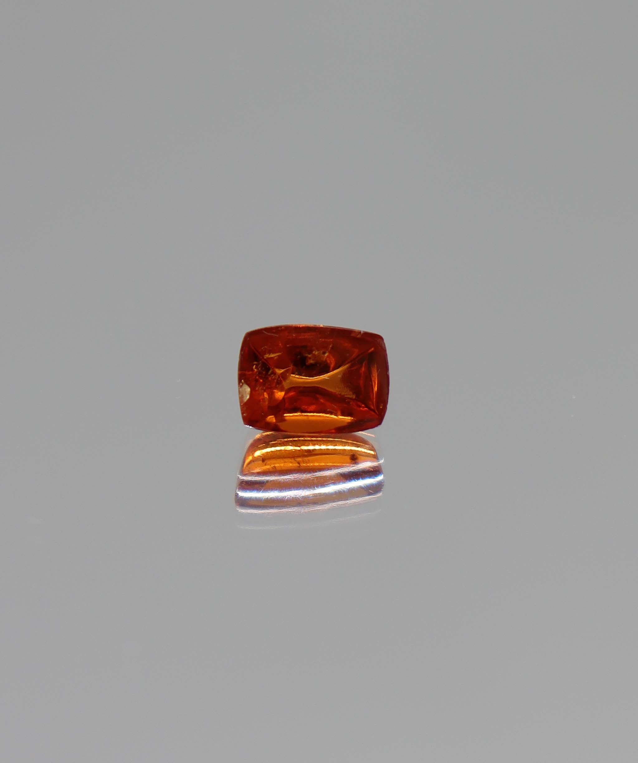 Mandarin Garnet Sugarloaf Cabs (price for 1 stone) DXBCS2735