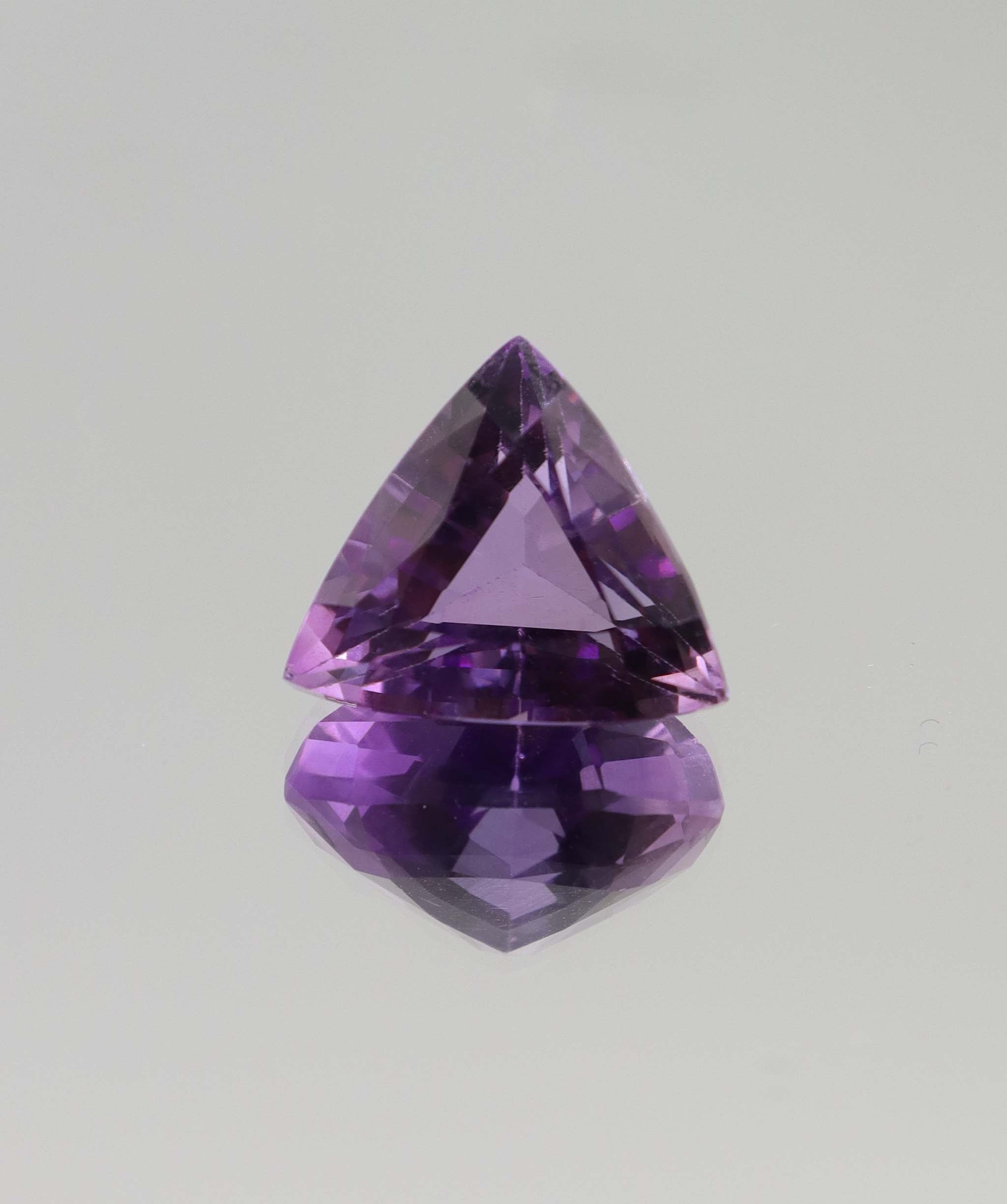 14.25ct Amethyst Trilliant DXBCD2210