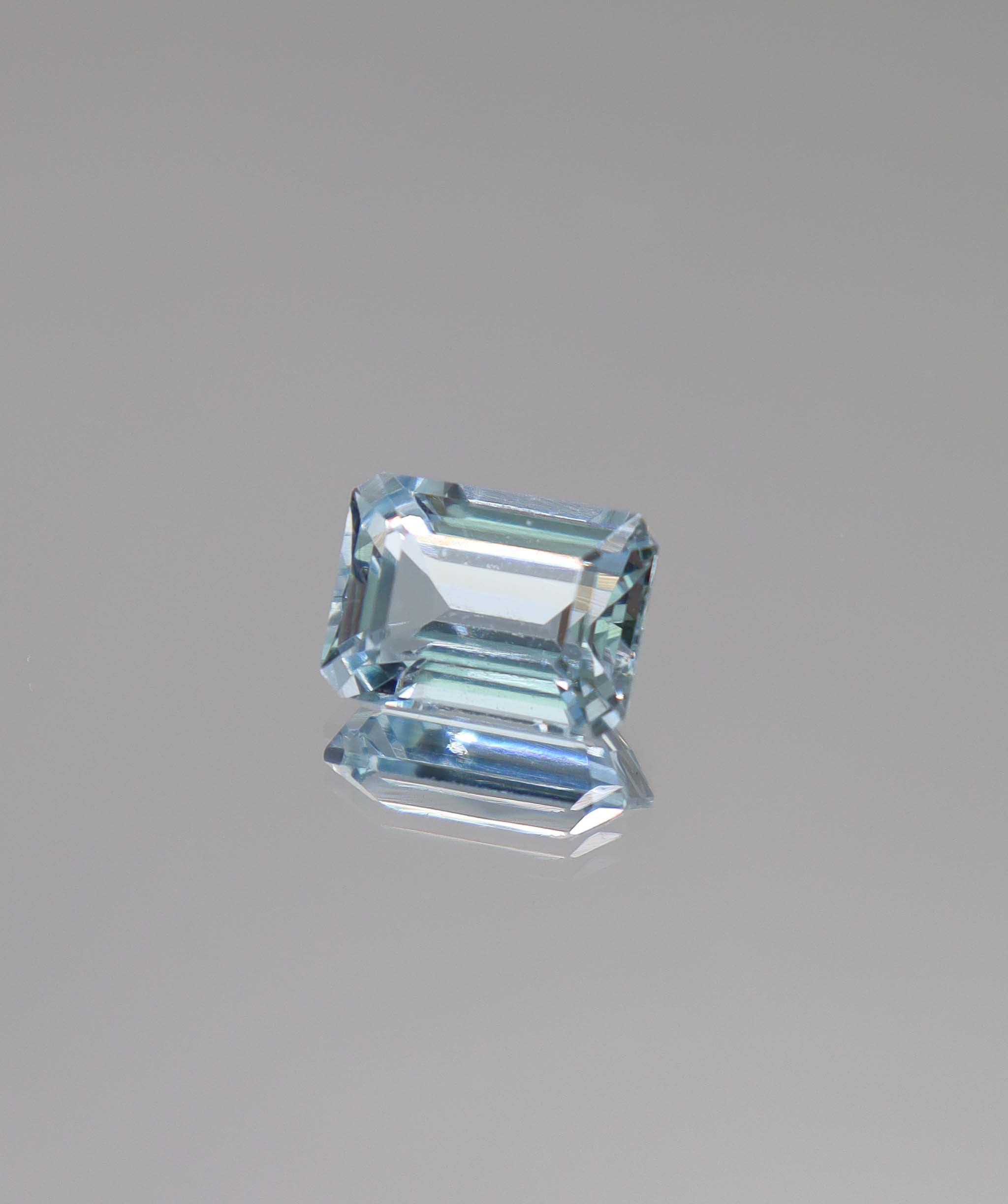 5.25ct Aquamarine octagon DXBCS2757
