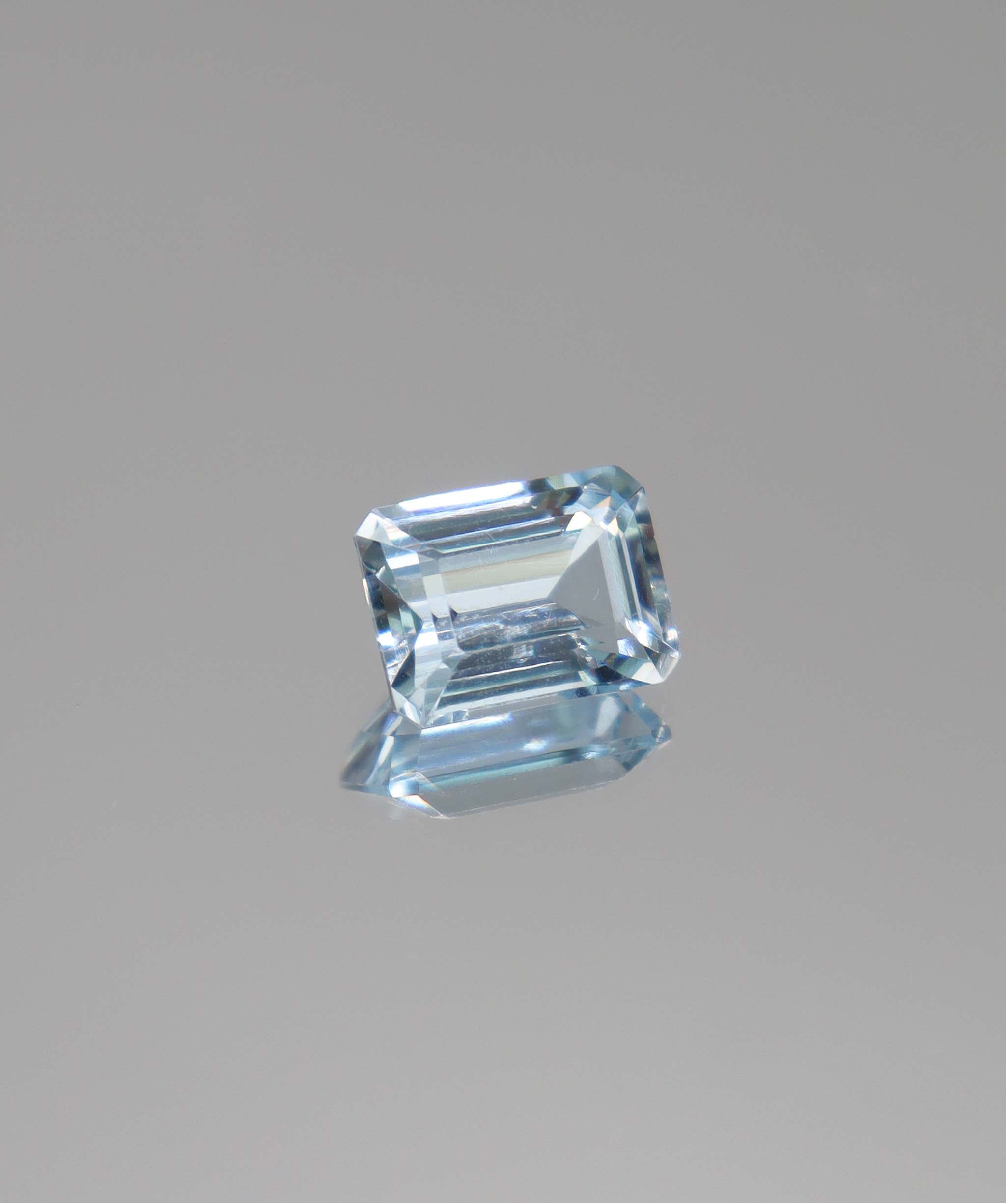 5.25ct Aquamarine octagon DXBCS2757