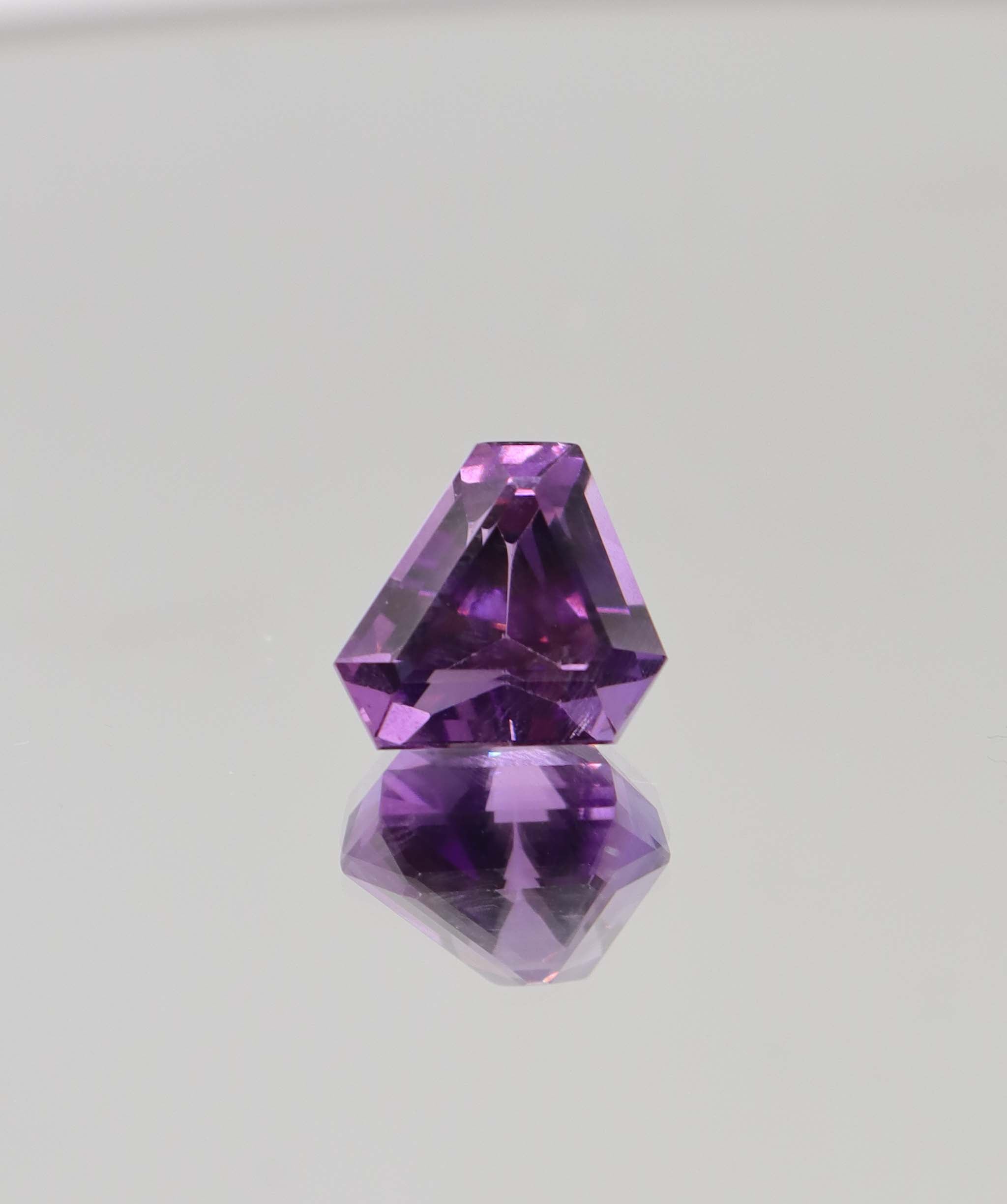 6.60ct Amethyst Trilliant DXBCD2212