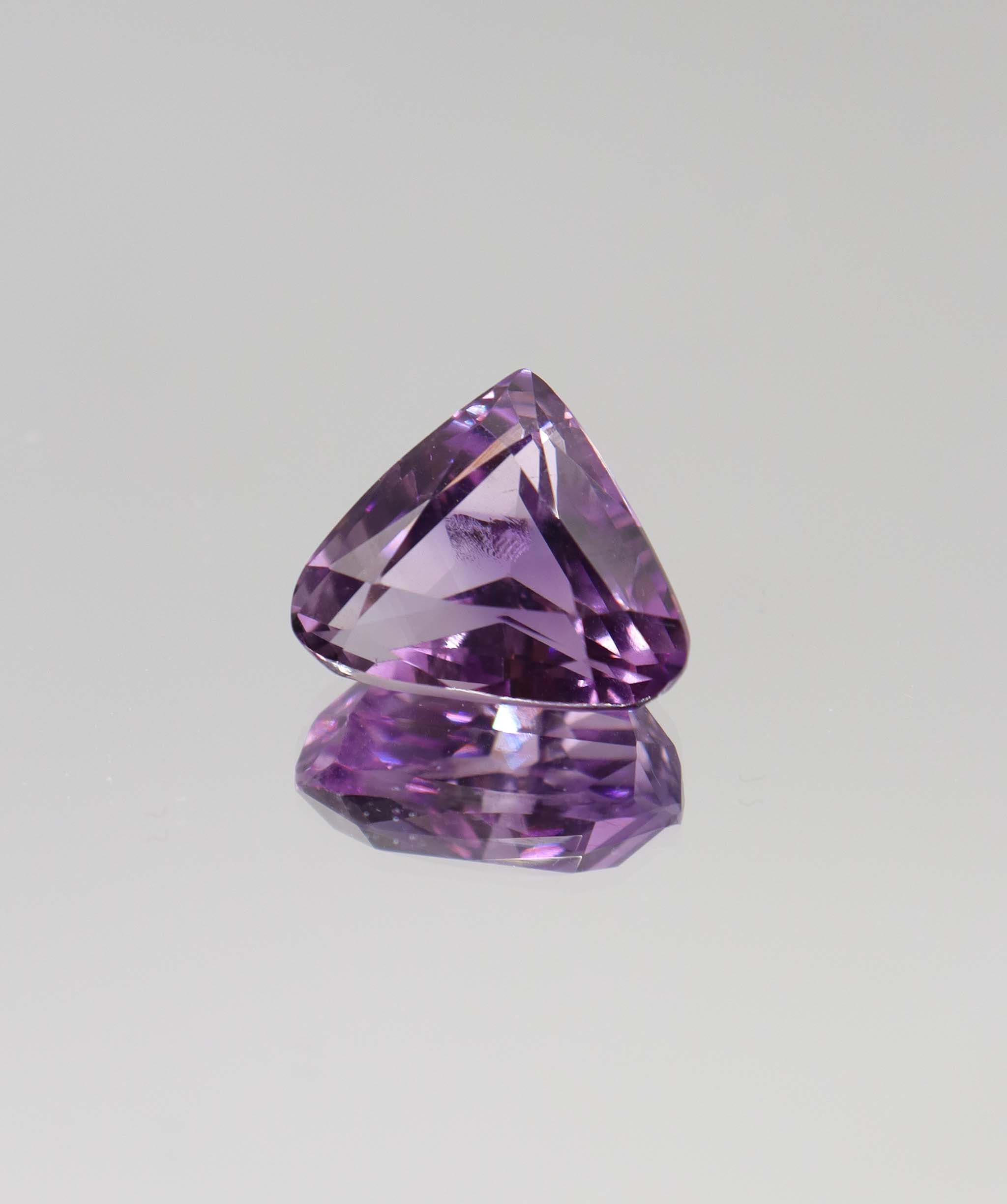 13.80ct Amethyst Trilliant DXBCD2211