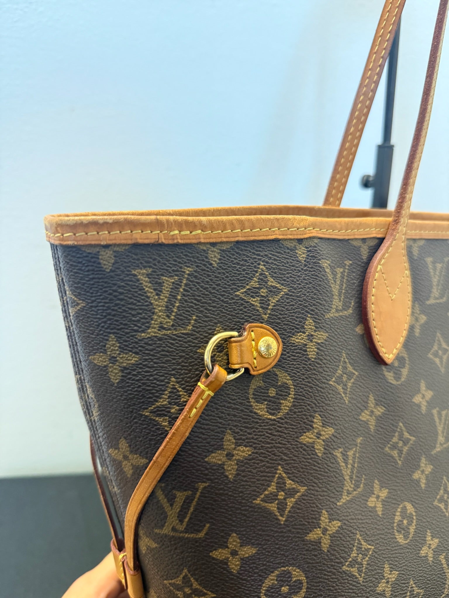 Louis Vuitton Neverfull MM Monogram Fuchsia