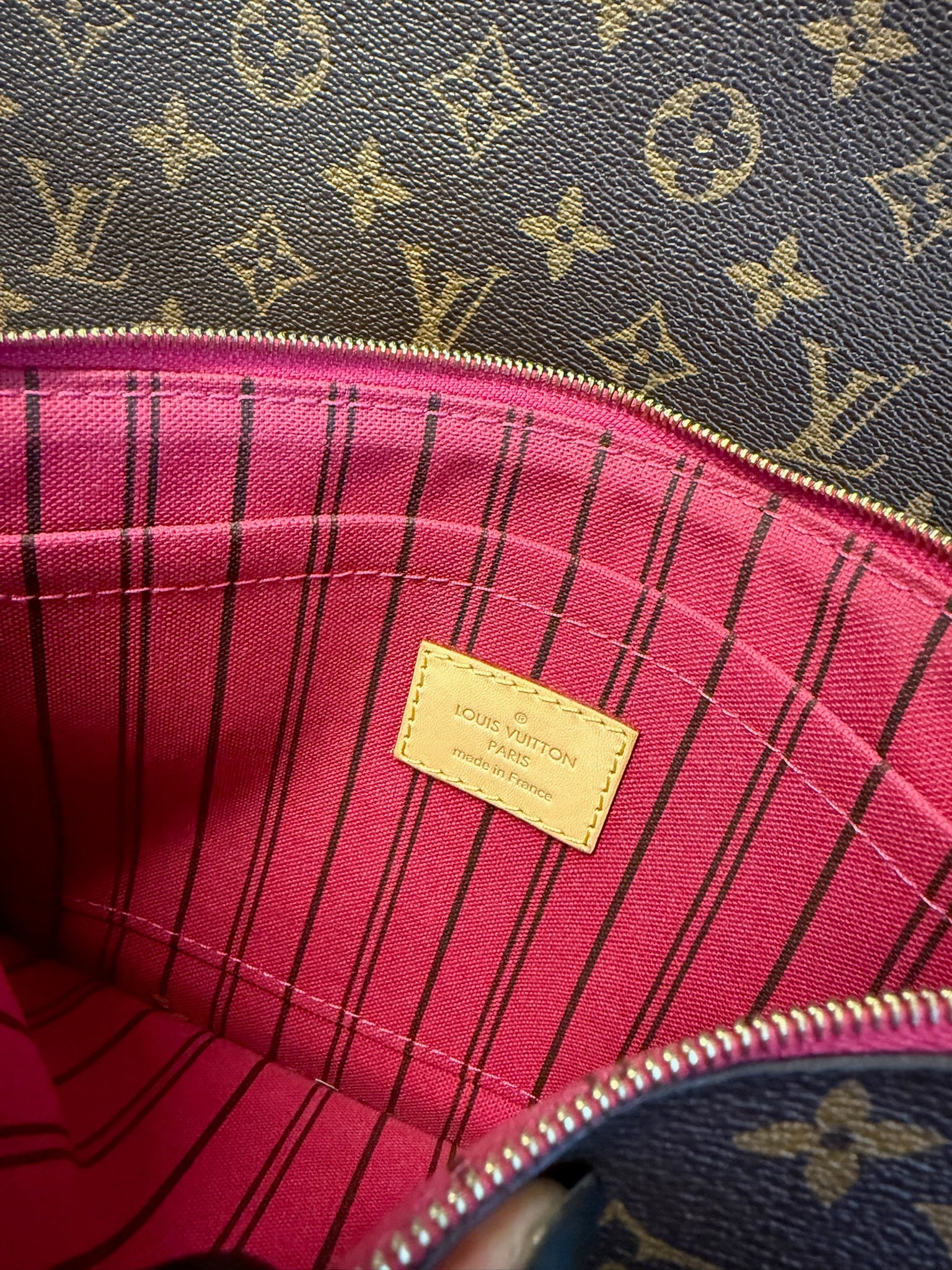 Louis Vuitton Neverfull MM Monogram Fuchsia