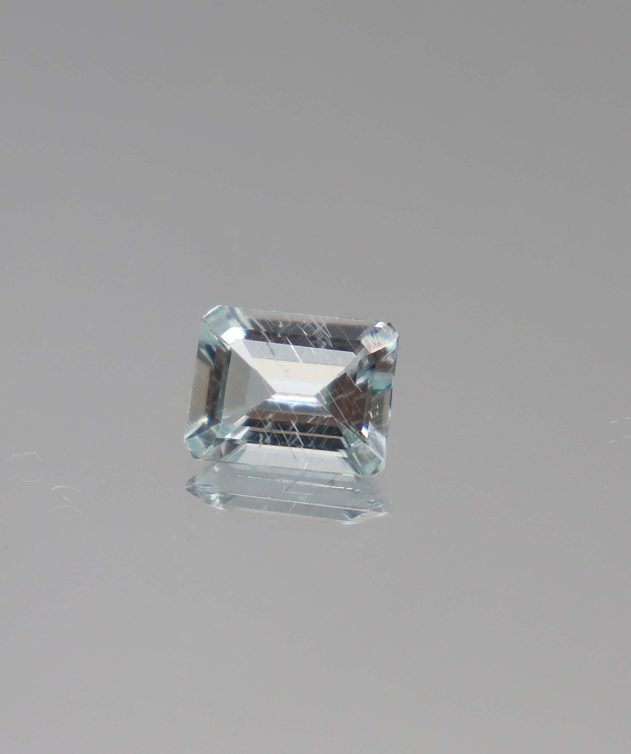 2.60ct Aquamarine Emerald cut DXBCS4465