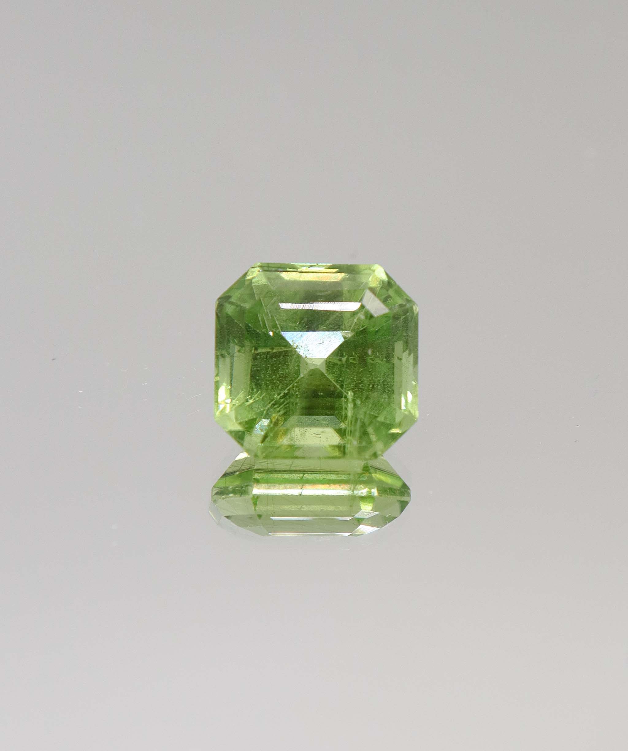 9.30ct Peridot Asscher DXBCD2169