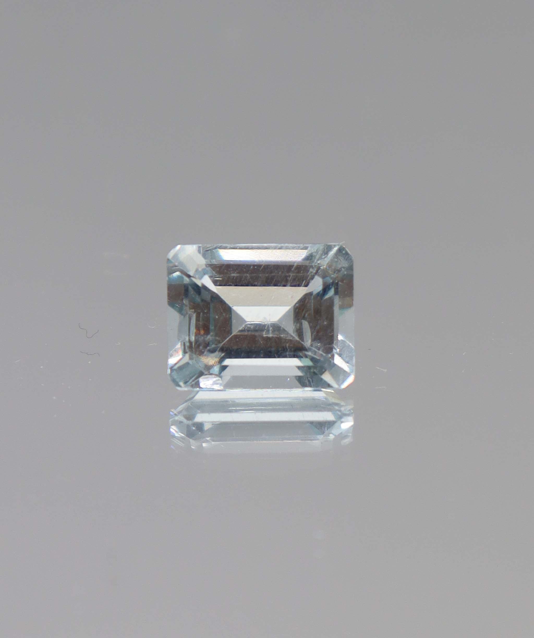 3.02ct Aquamarine Emerald cut DXBCS4458