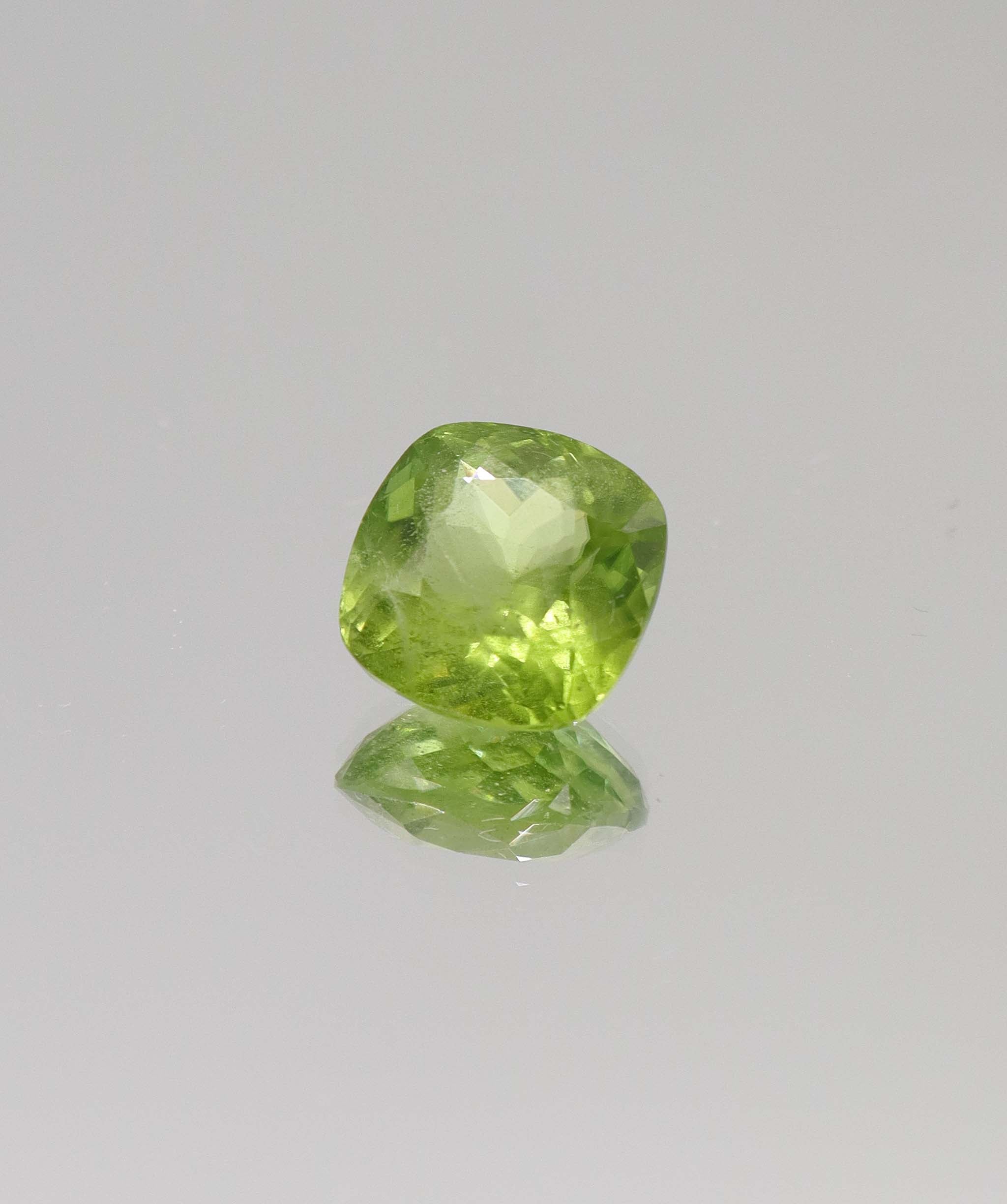 7.5ct Peridot Cushion DXBCD2172