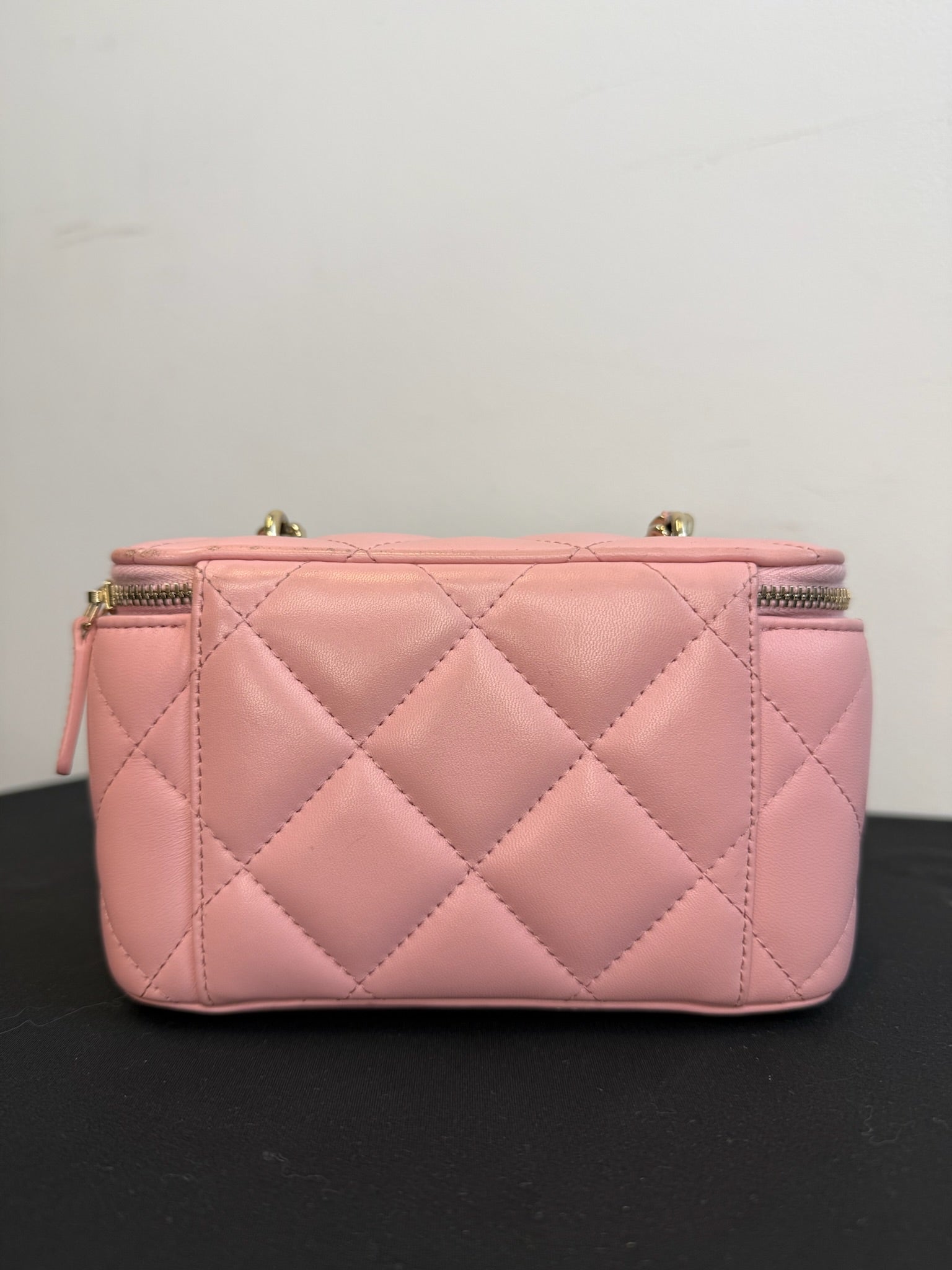 Chanel Vanity With Chain - Pink