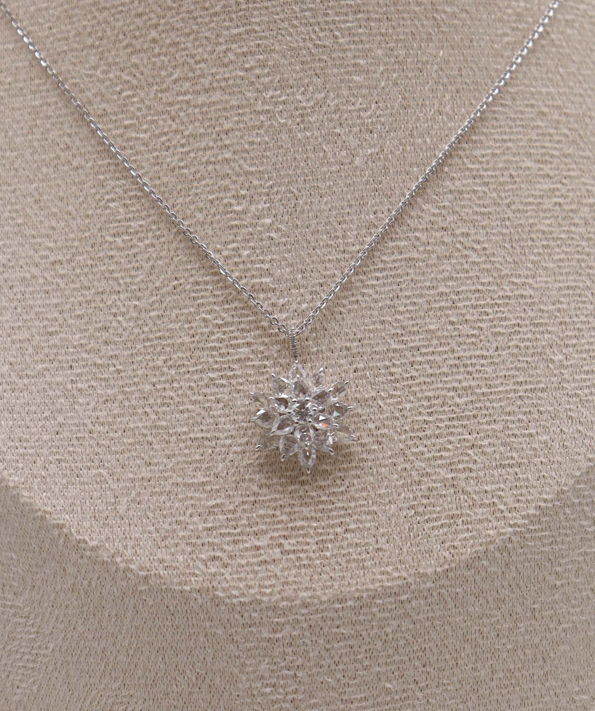 High Craftsmanship Rose Cut Diamond Flower Pendant Necklace White gold C10298