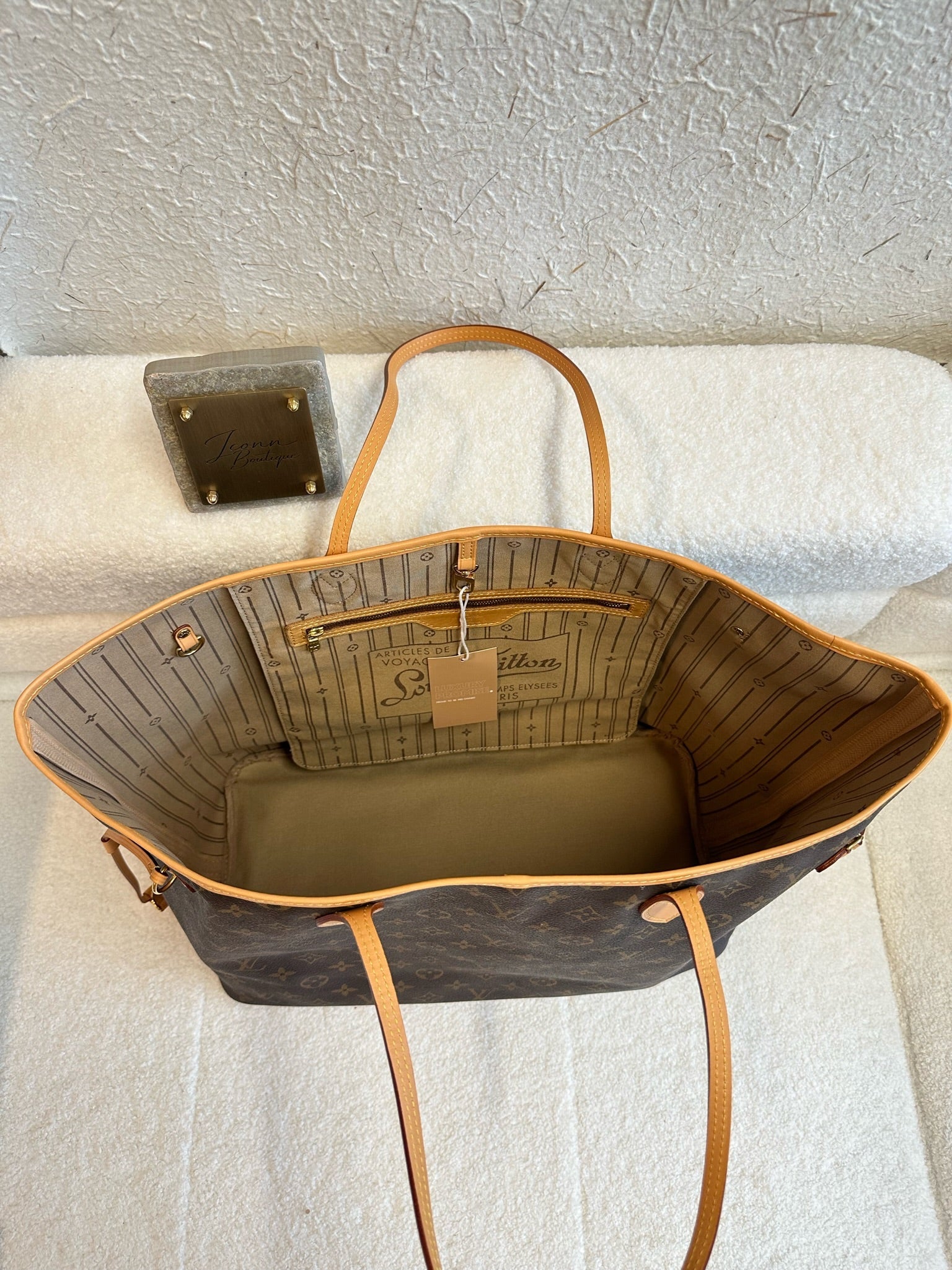 Louis Vuitton Neverfull GM Monogram Tote Bag