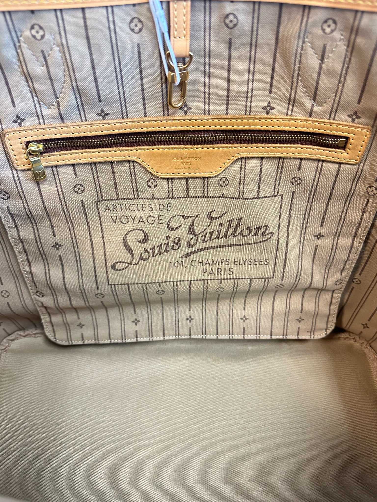 Louis Vuitton Neverfull GM Monogram Tote Bag