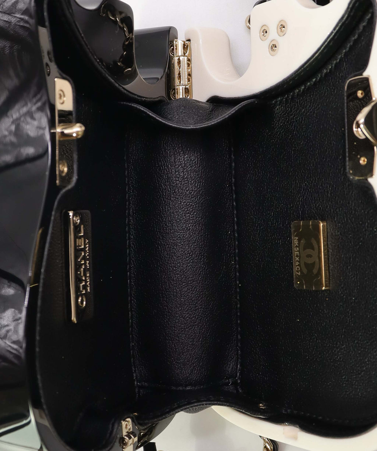 Chanel Guitar AGC3860
