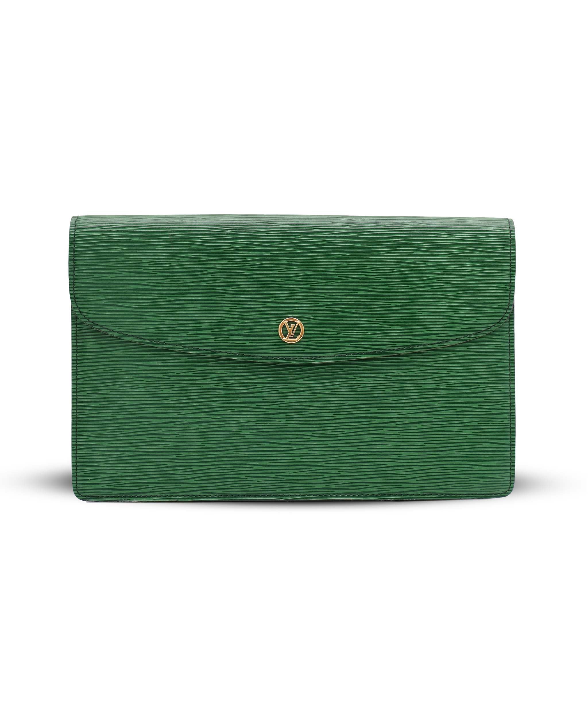 LOUIS VUITTON Epi Montaigne 27 Clutch Bag Green M52654 LV Auth 153375 153375