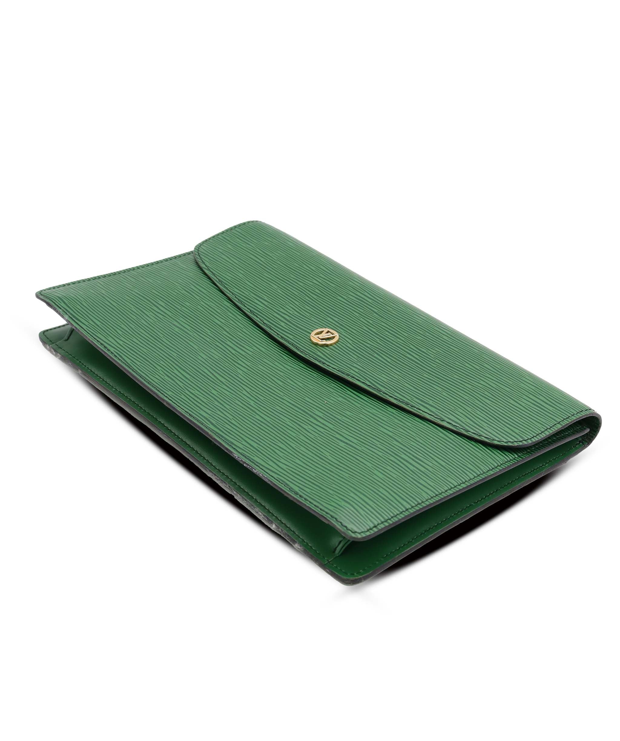 LOUIS VUITTON Epi Montaigne 27 Clutch Bag Green M52654 LV Auth 153375 153375