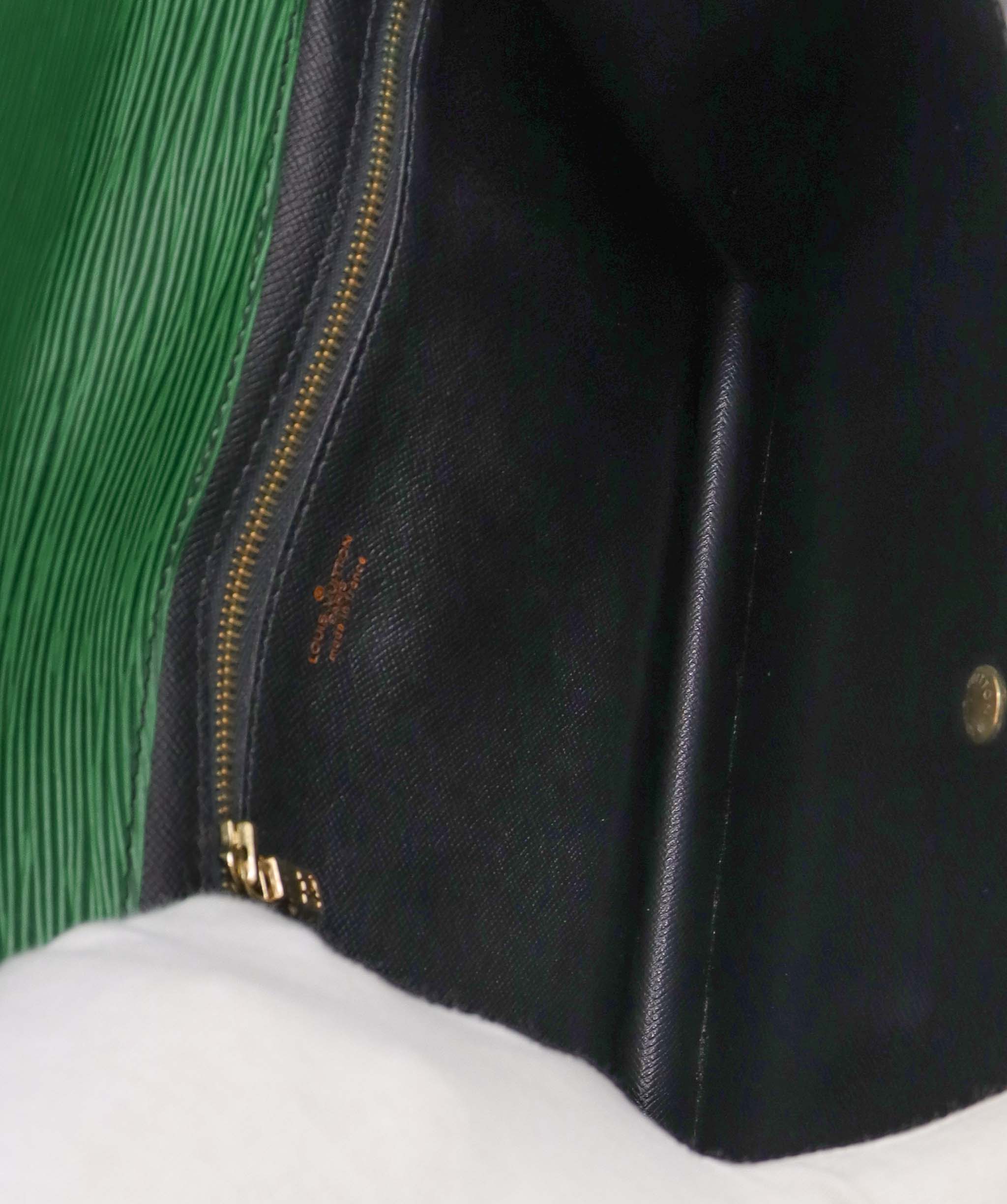 LOUIS VUITTON Epi Montaigne 27 Clutch Bag Green M52654 LV Auth 153375 153375