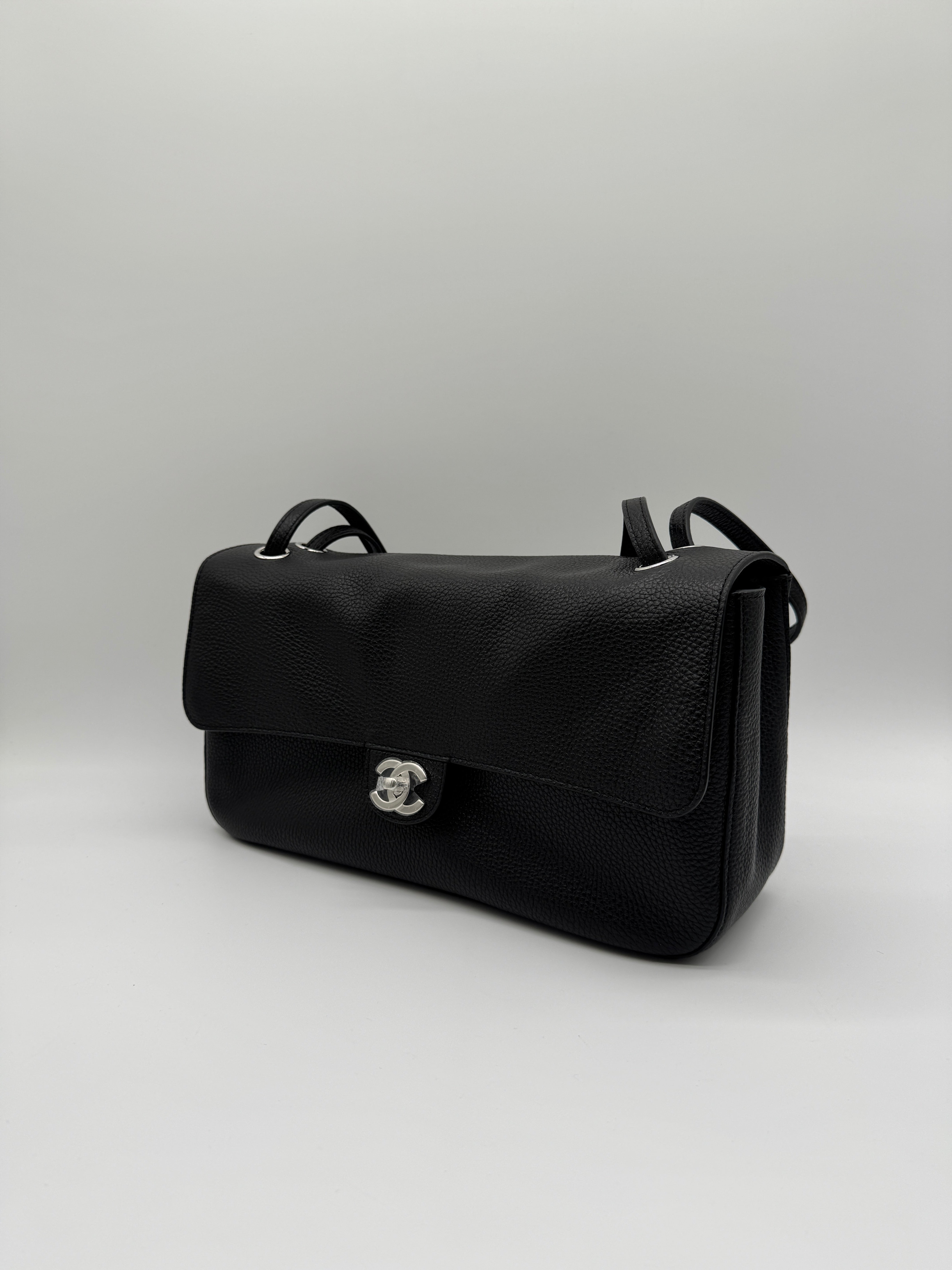 Chanel Maxi Black 32cm Silver-tone Hardweae