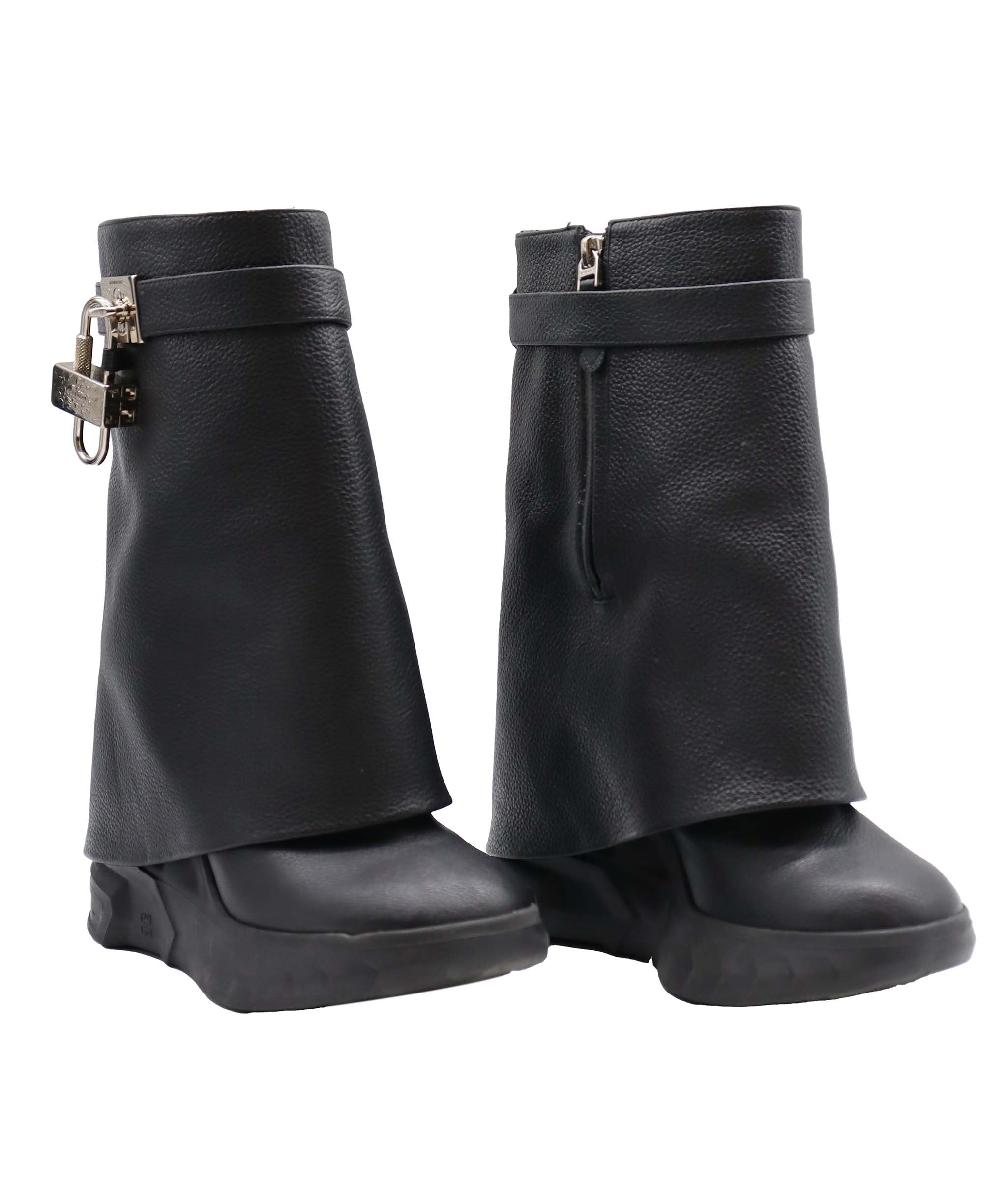 Givenchy Grained Leather Shark Ankle Boots ASC6862