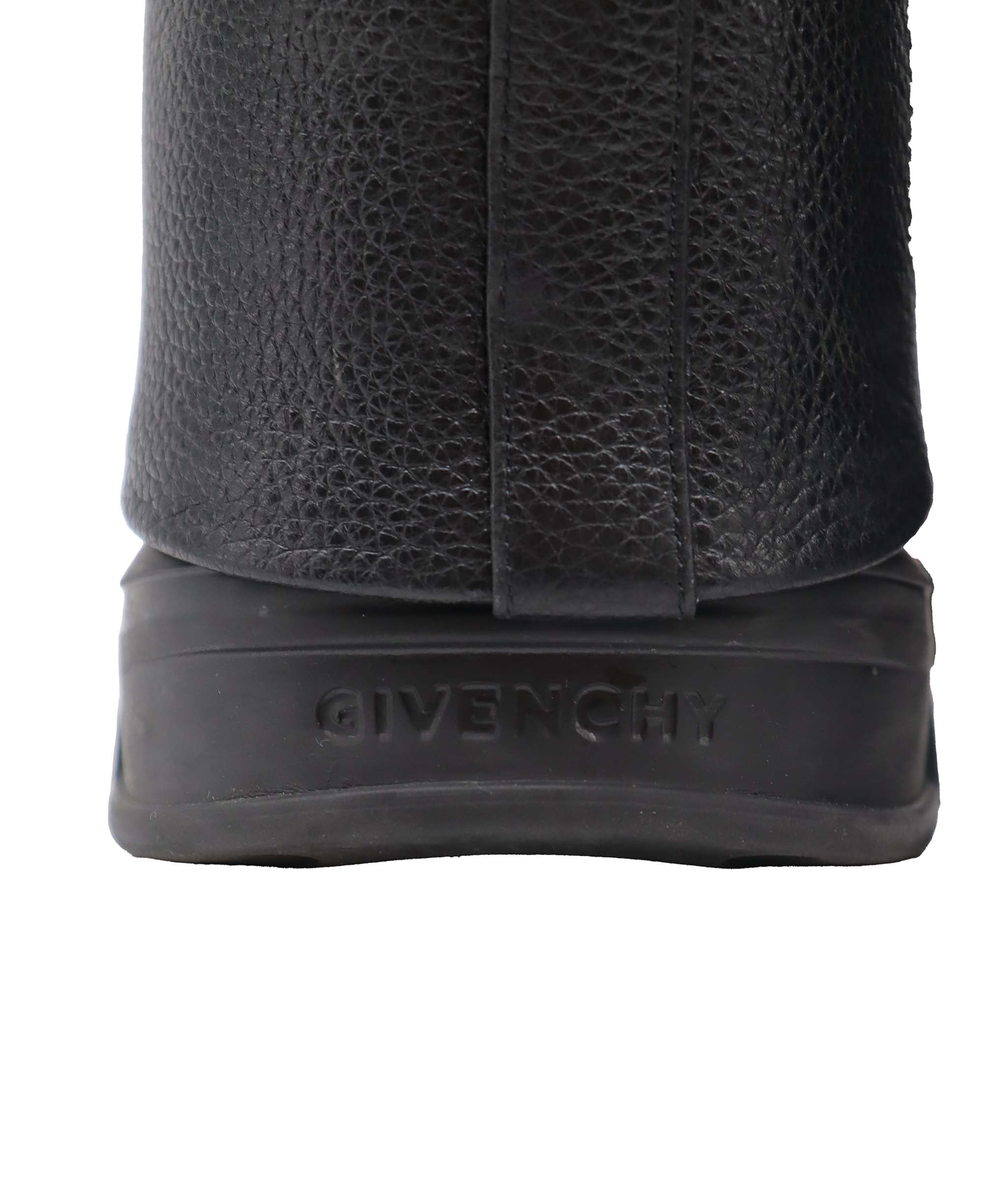 Givenchy Grained Leather Shark Ankle Boots ASC6862