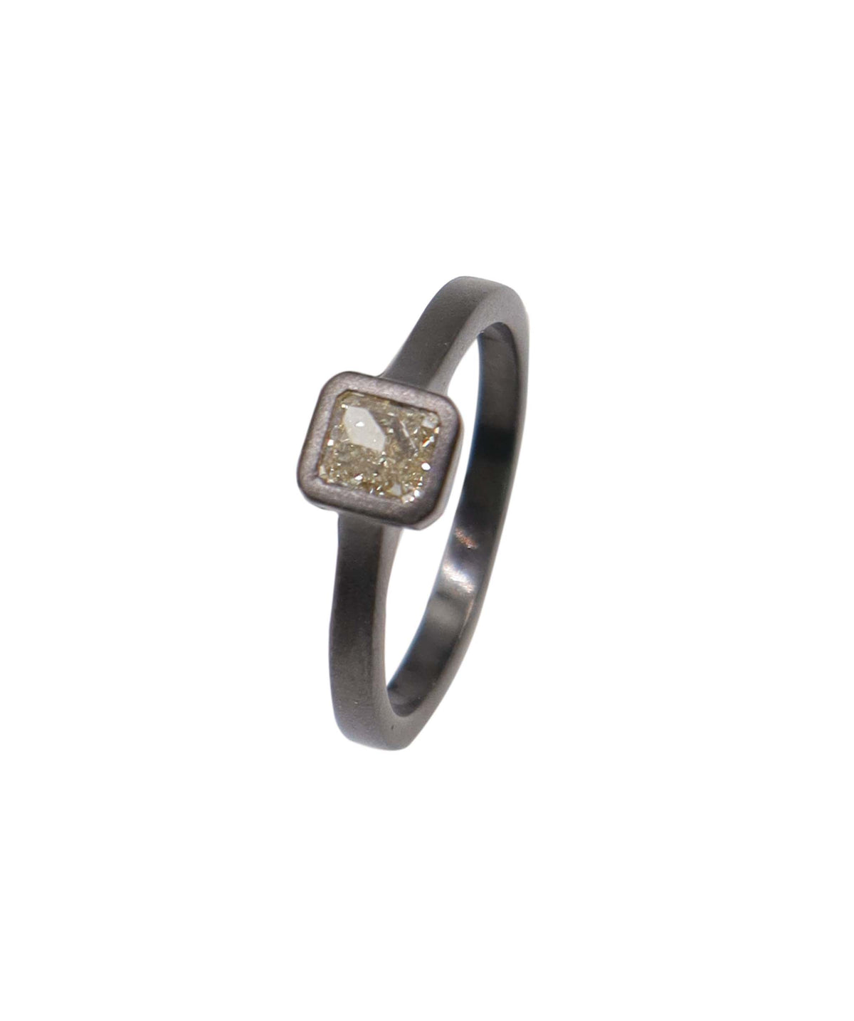 Rhodium Dia black ring DXBS6733