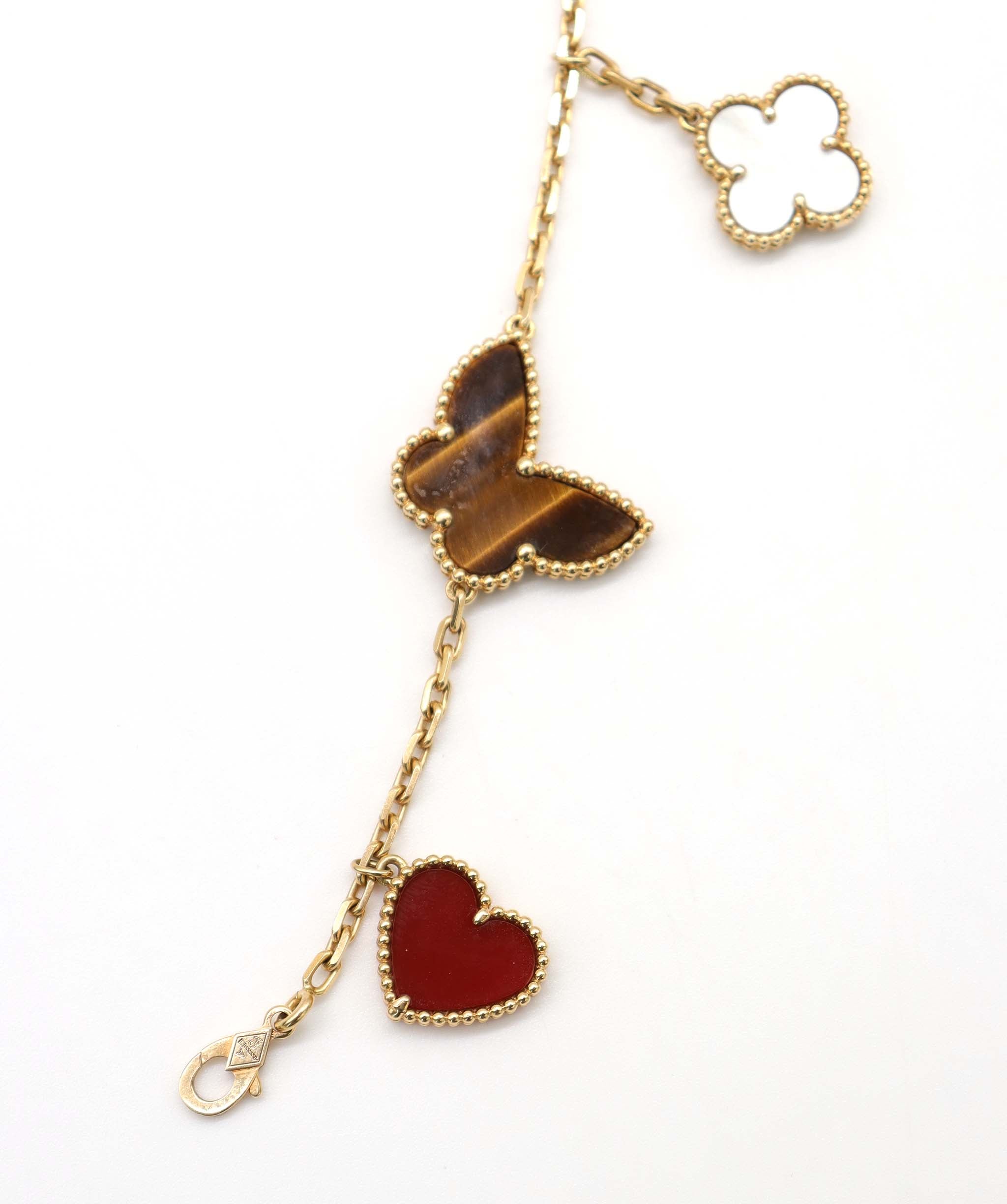 Van cleef and Arpels lucky charms
bracelet with pouch AGC3564