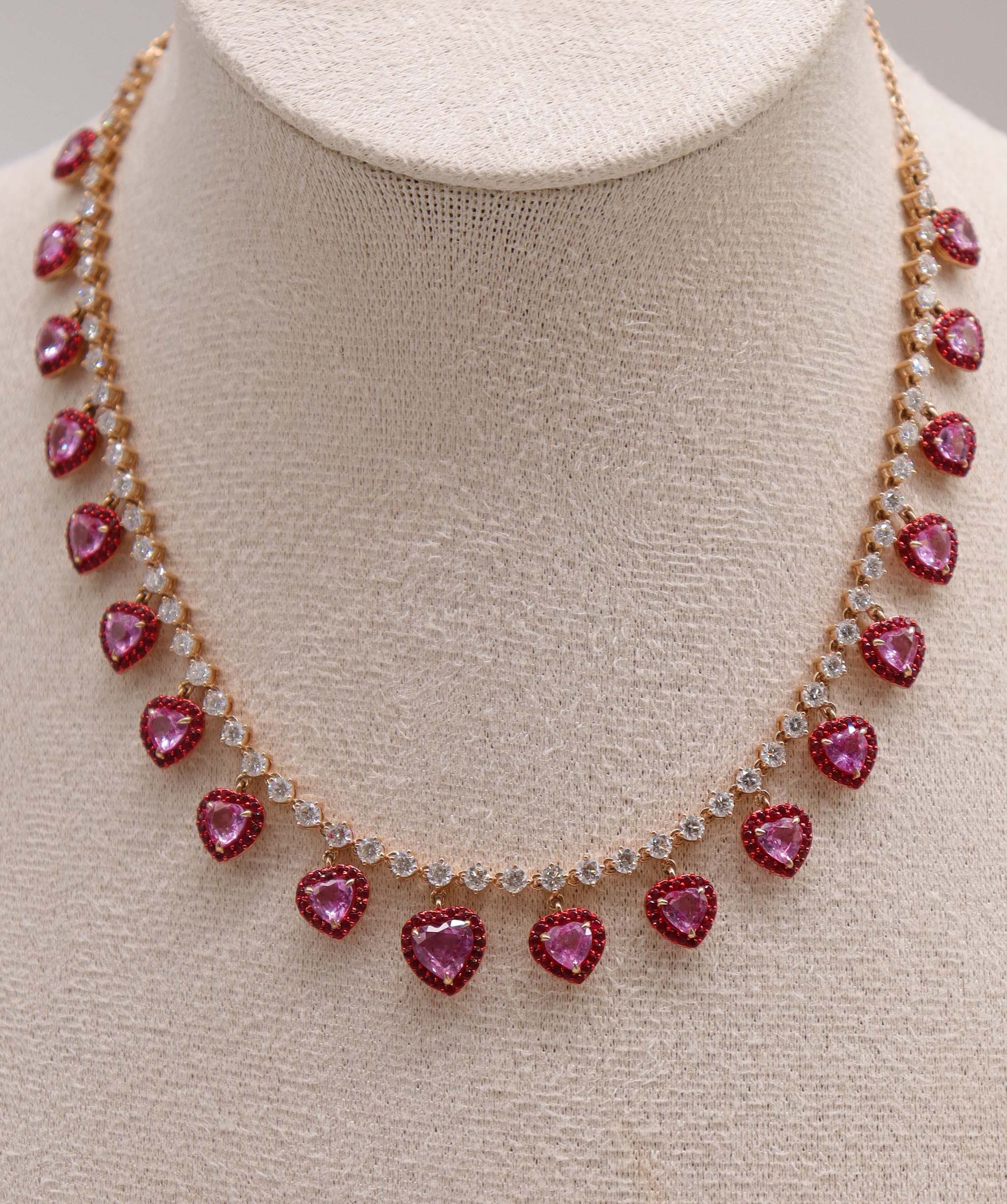 PENDENT GOLD WT 17.13 DIA WT 3.53 GEM WT 9.32