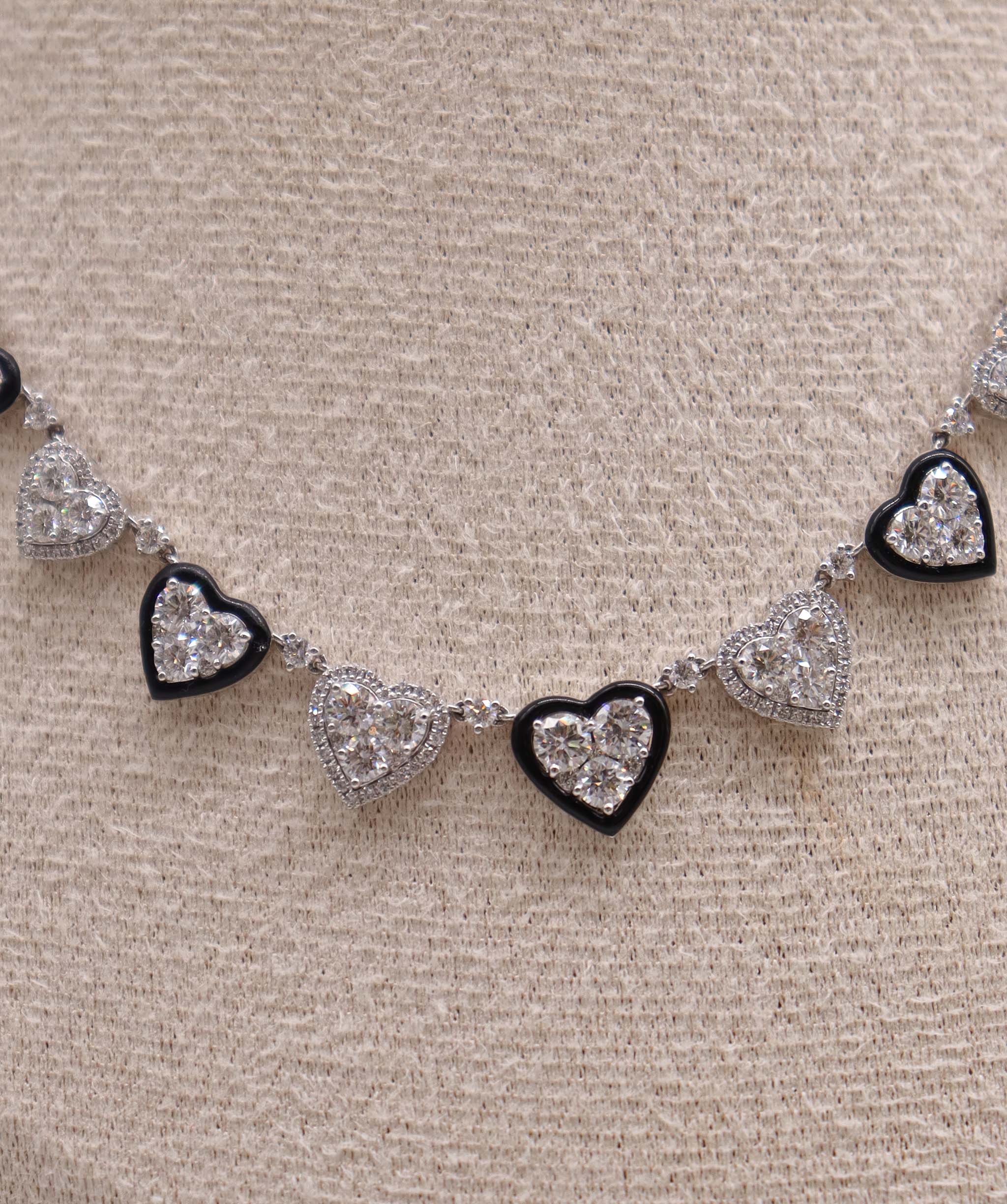 PENDENT GOLD WT 15.77 DIA WT 5.09