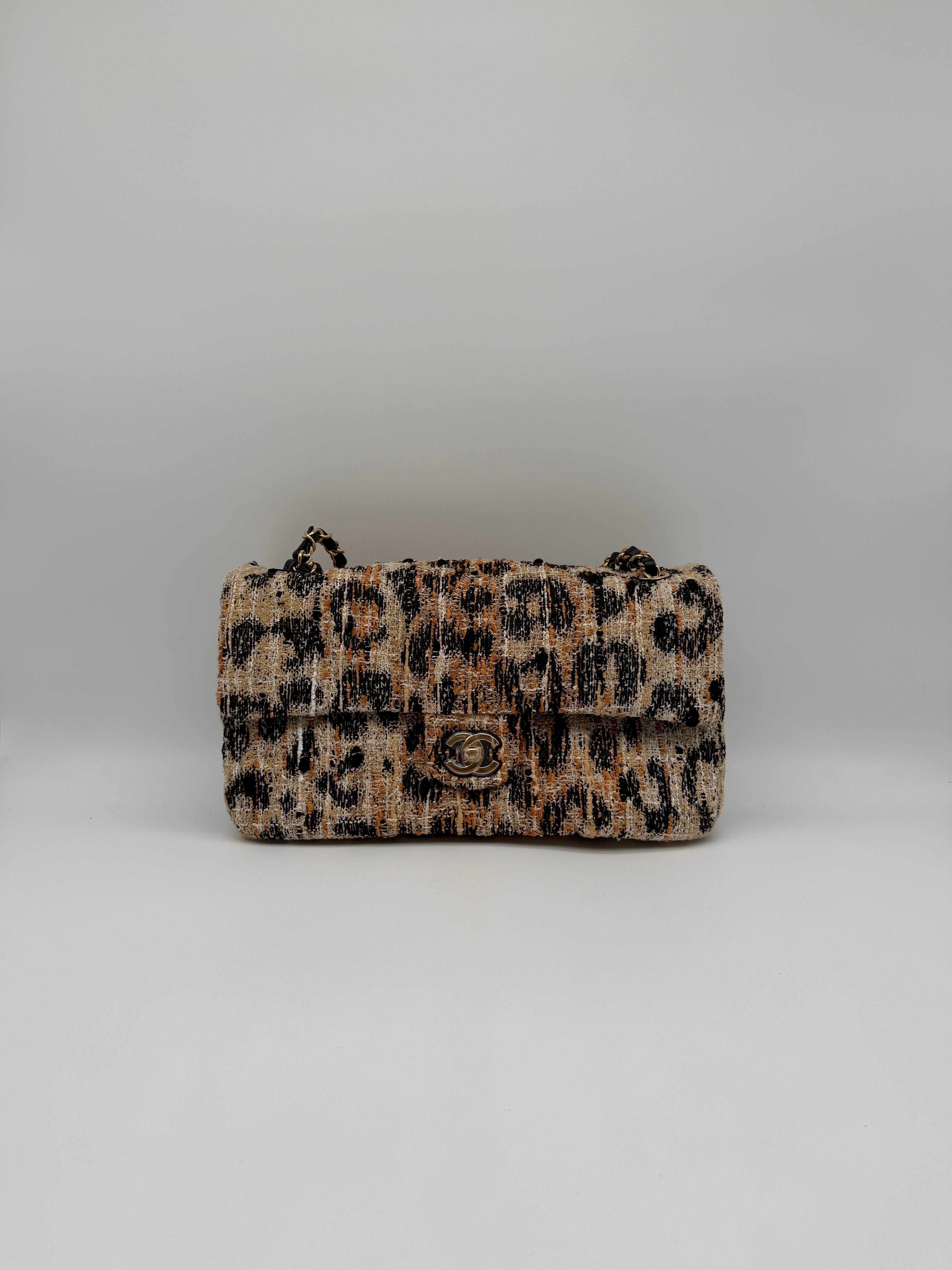Chanel Maxi 32 Leopard Gold-Tone Metal
