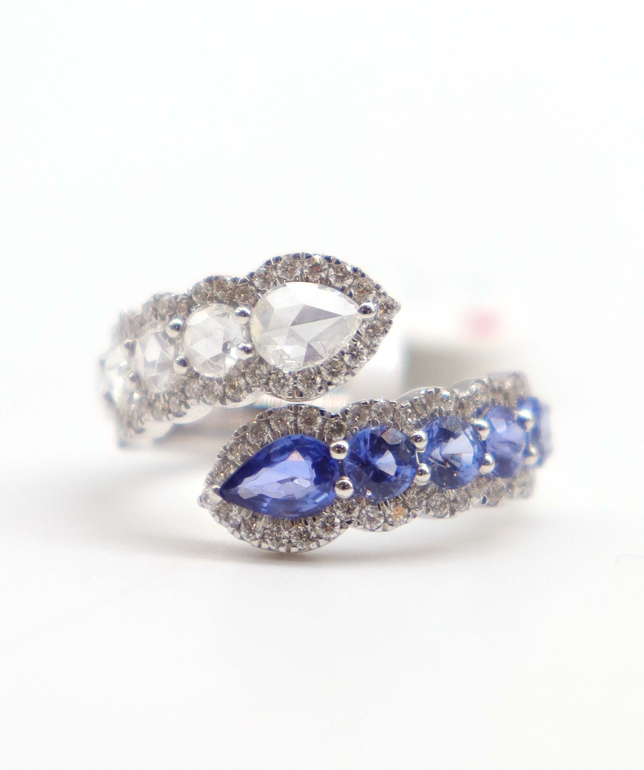 PEAR SHAPE ROSECUT WHITE ROSECUT SMALL DIAMONDS BLUE SAPPHIRE PEAR F.CUT (H) BLUE SAPPHIRE F.CUT (H) R3792