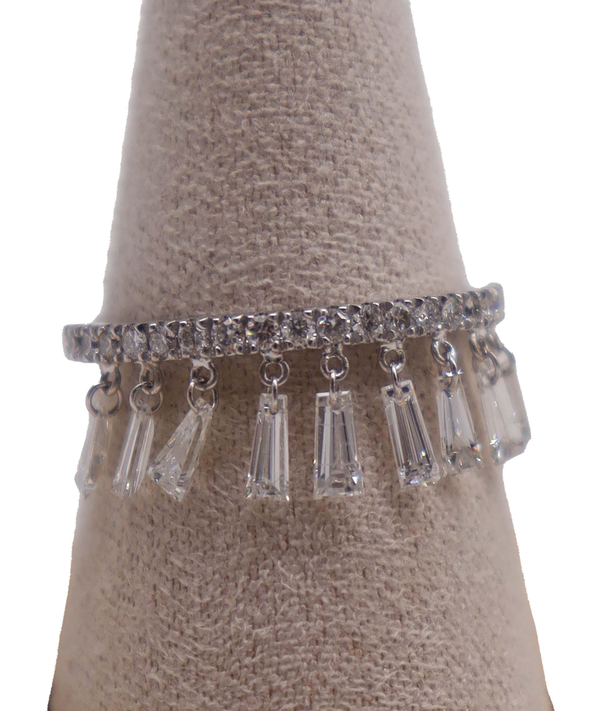 WHITE BAGUETTE SMALL DIAMONDS R3420