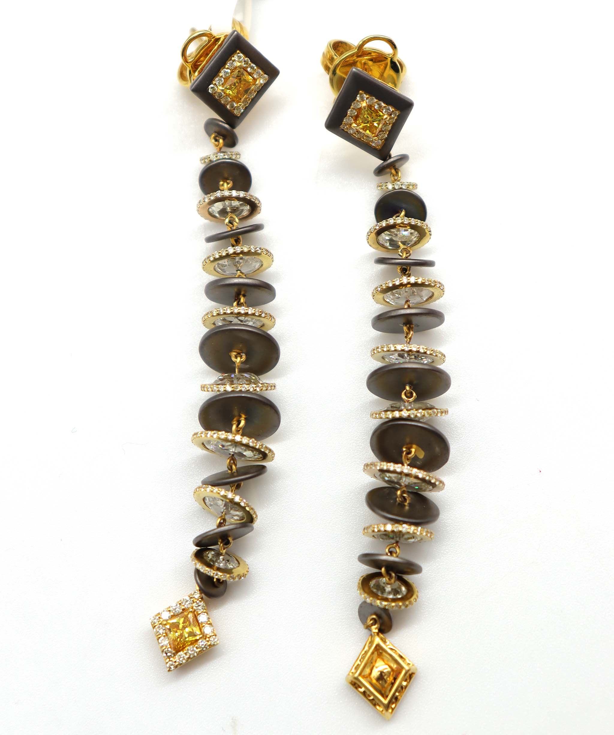 EARRING GOLD WT 24.84 DIA WT 14.36