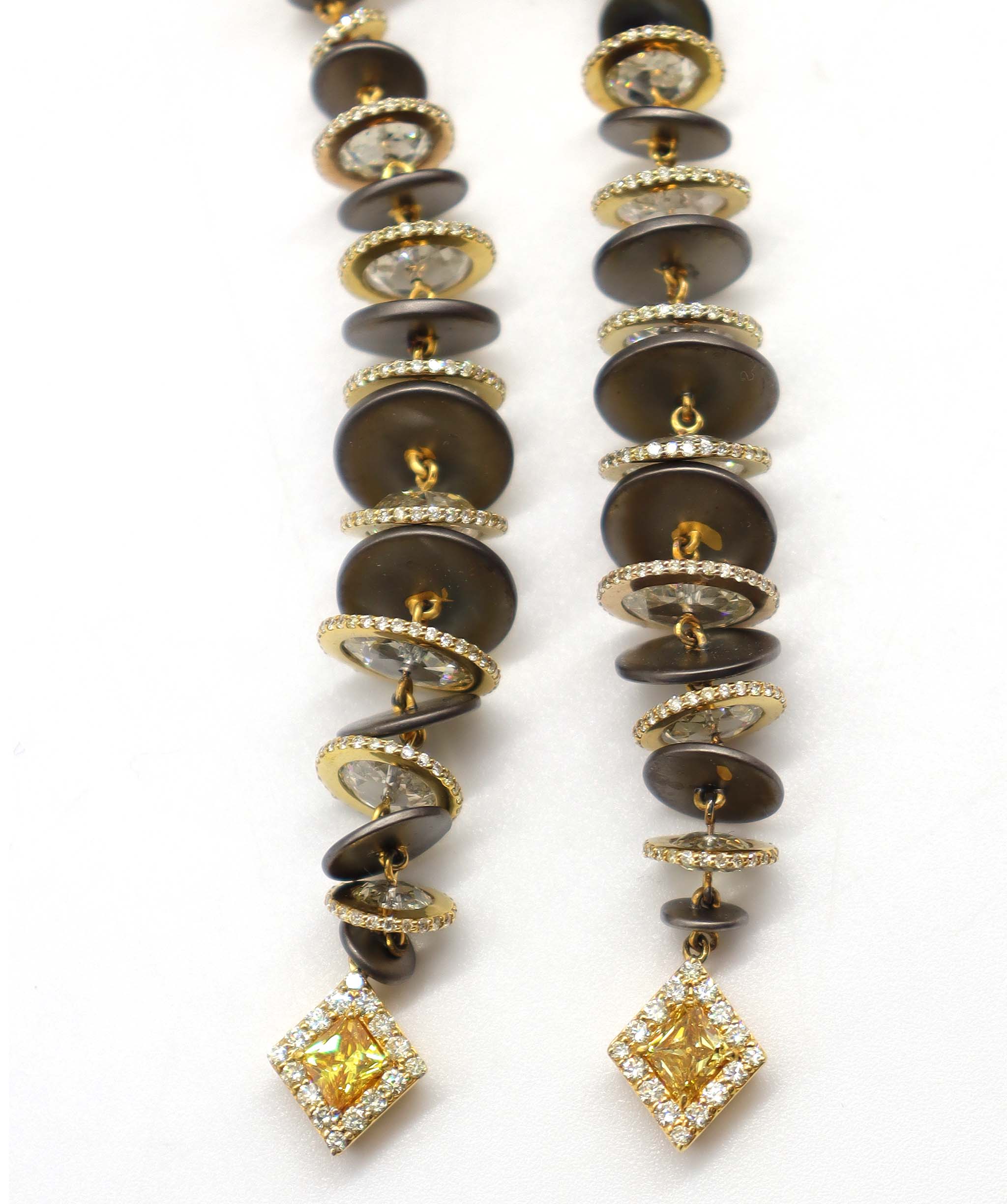 EARRING GOLD WT 24.84 DIA WT 14.36