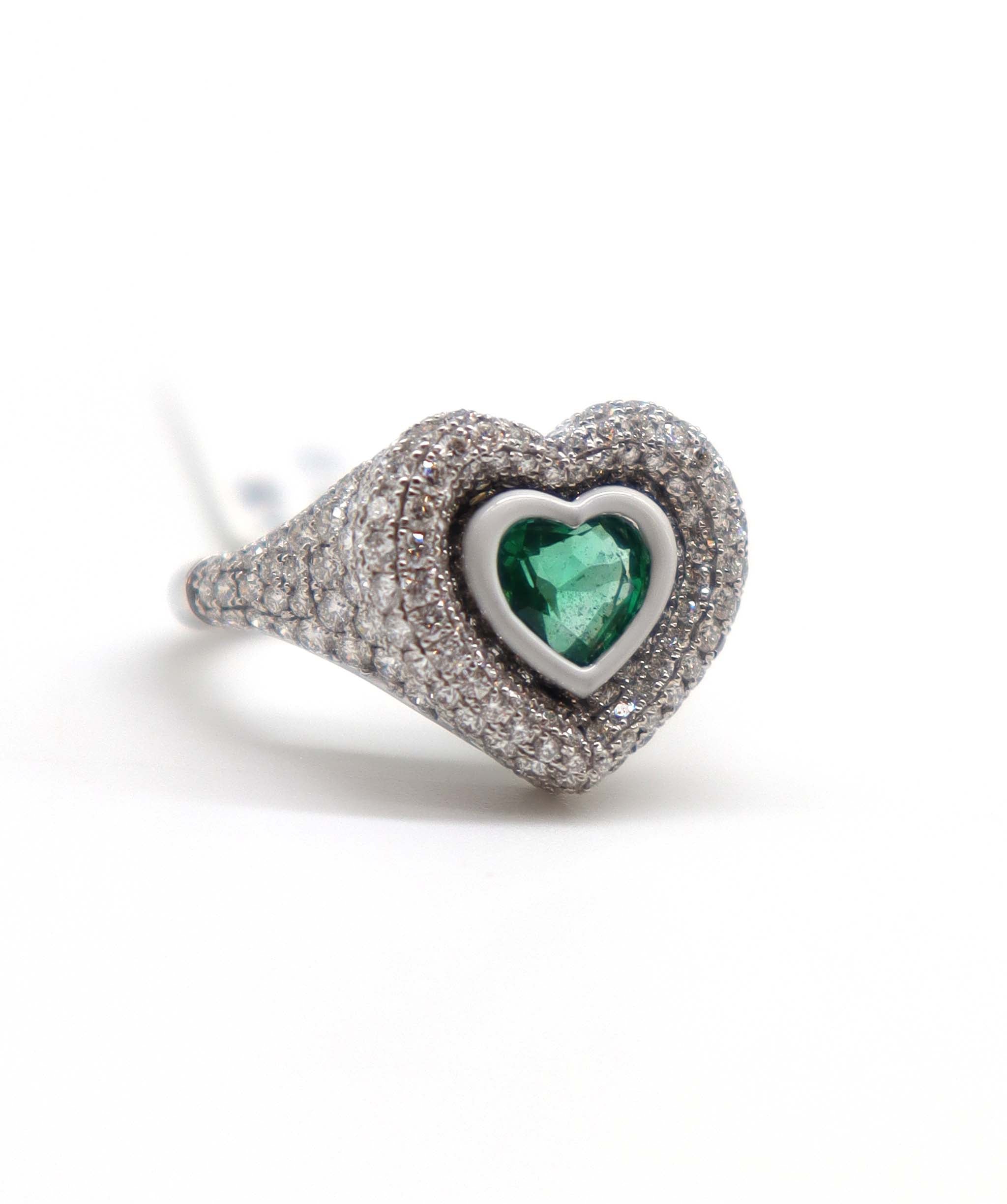 "RING GOLD WT 4.128 DIA WT 1.570 CS WT 0.790 GEM WT 4.600 SIZE EU-47 R-Y55K