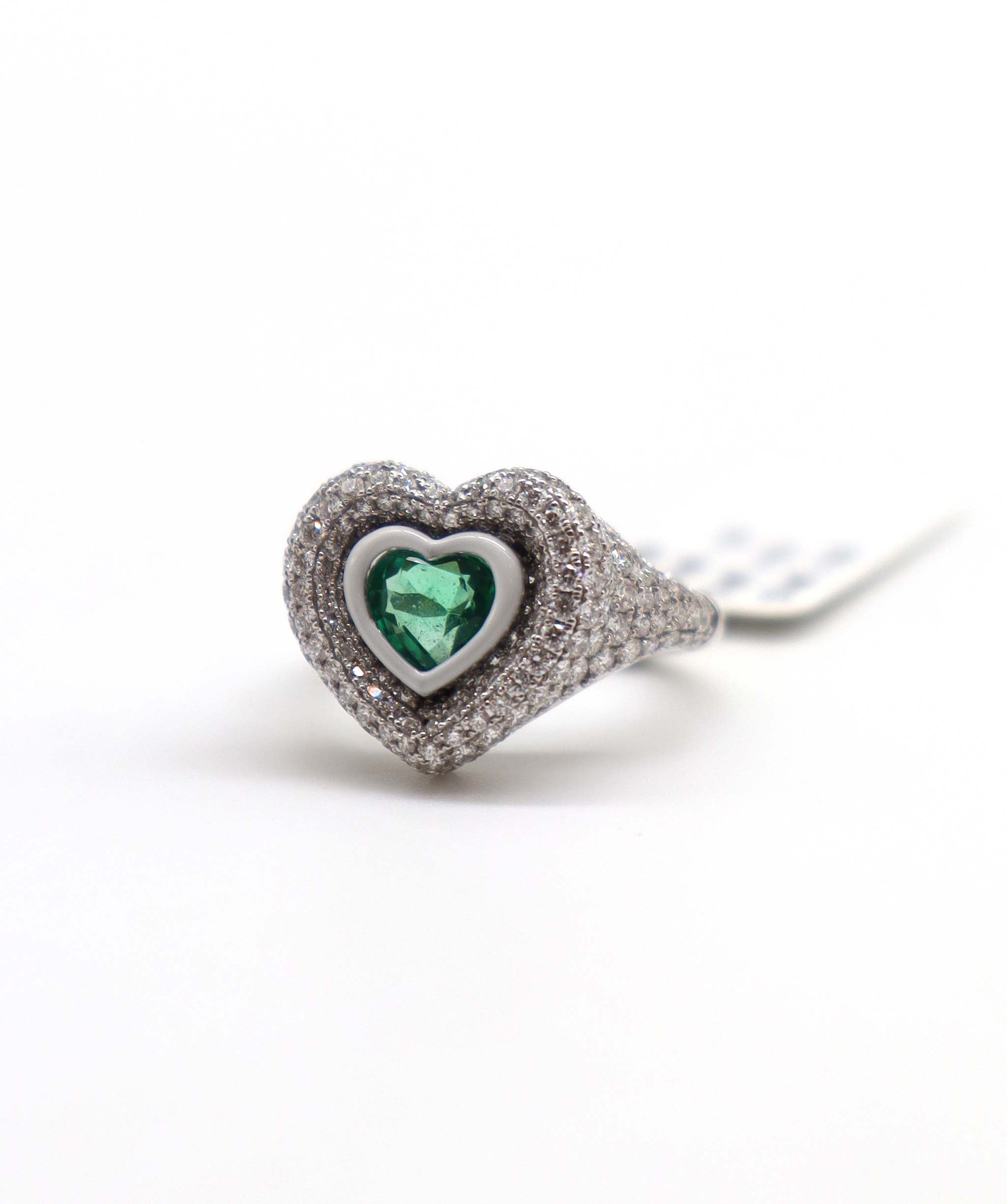 "RING GOLD WT 4.128 DIA WT 1.570 CS WT 0.790 GEM WT 4.600 SIZE EU-47 R-Y55K