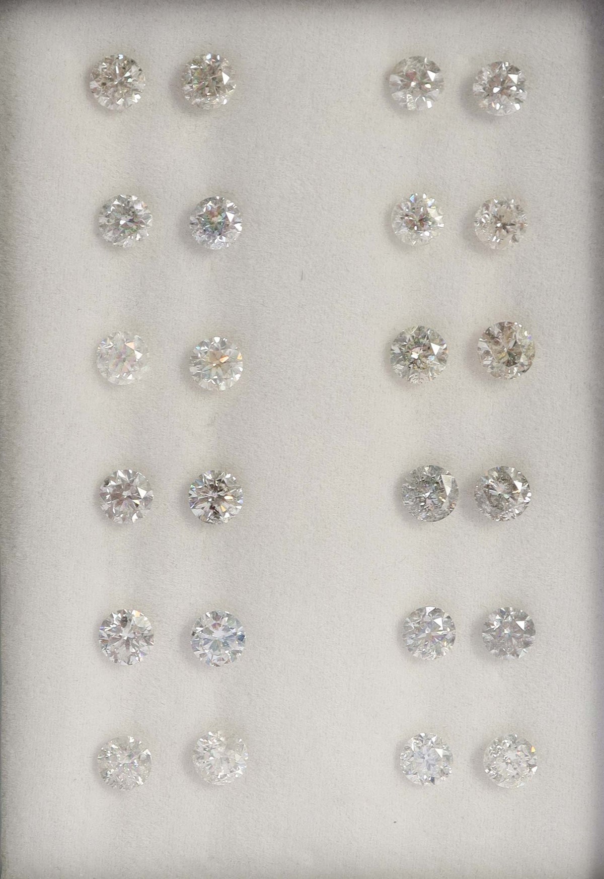 2ct Round Brillant Diamond Pair DXBS6759