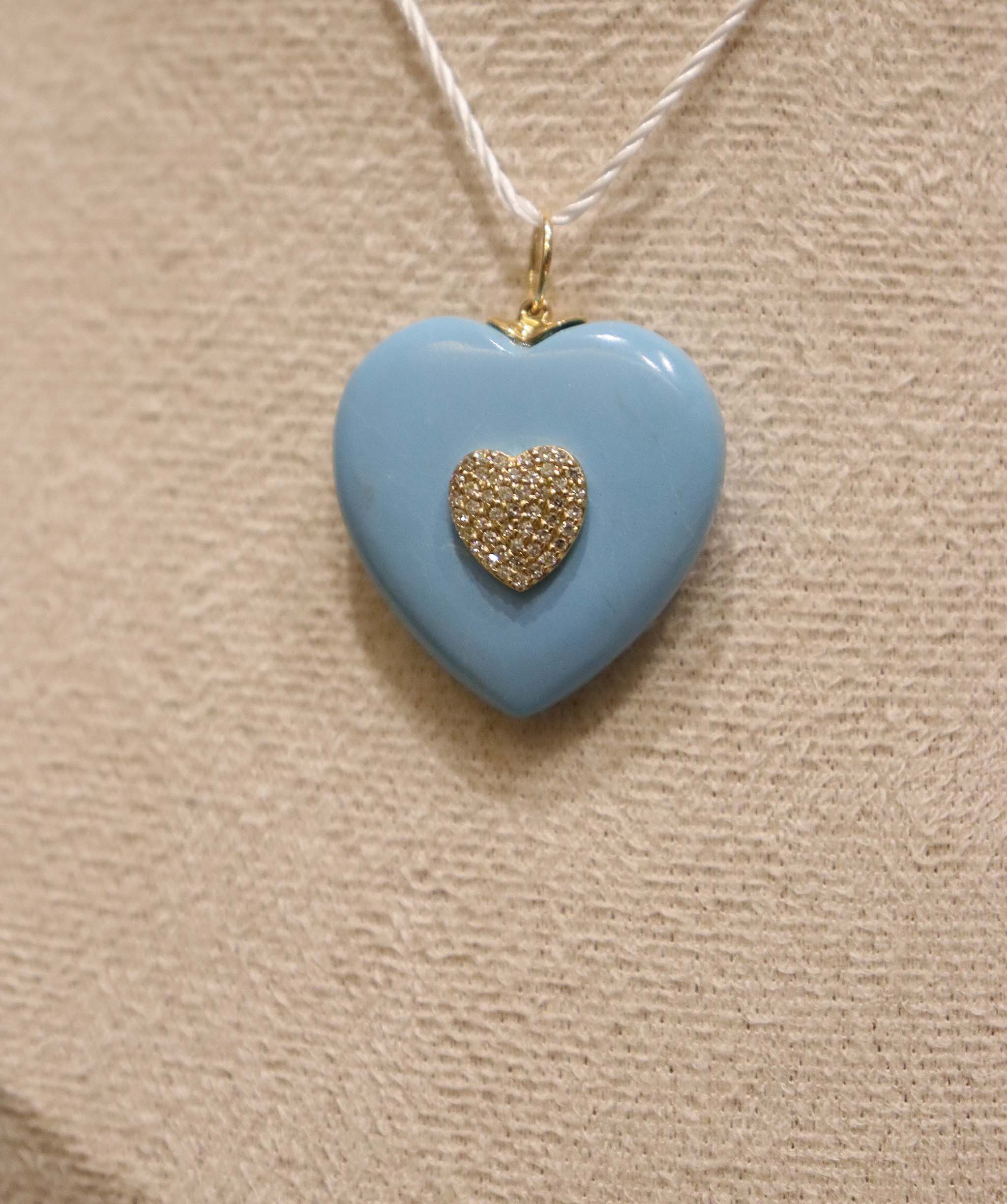 Turquoise heart AGC3684