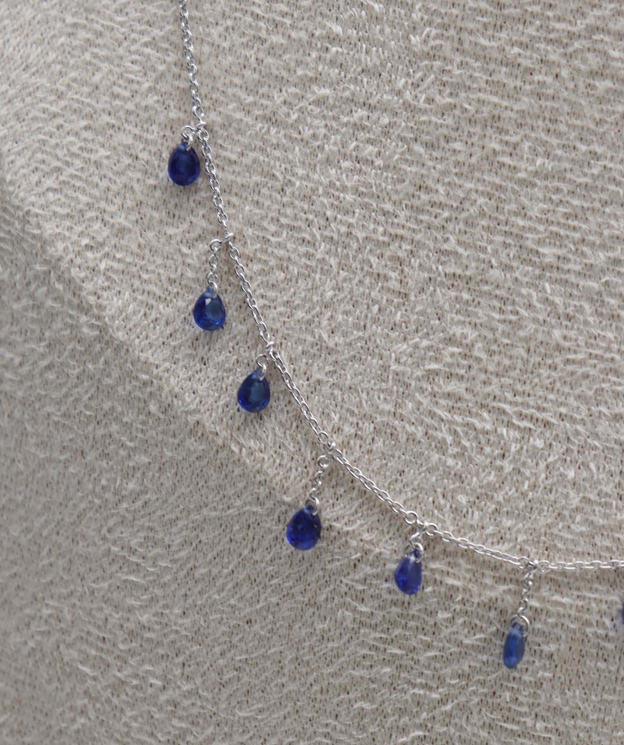By Sabrina the knights necklace TW-2.90ct Gold-2.66g 18" Blue sapphire C12524