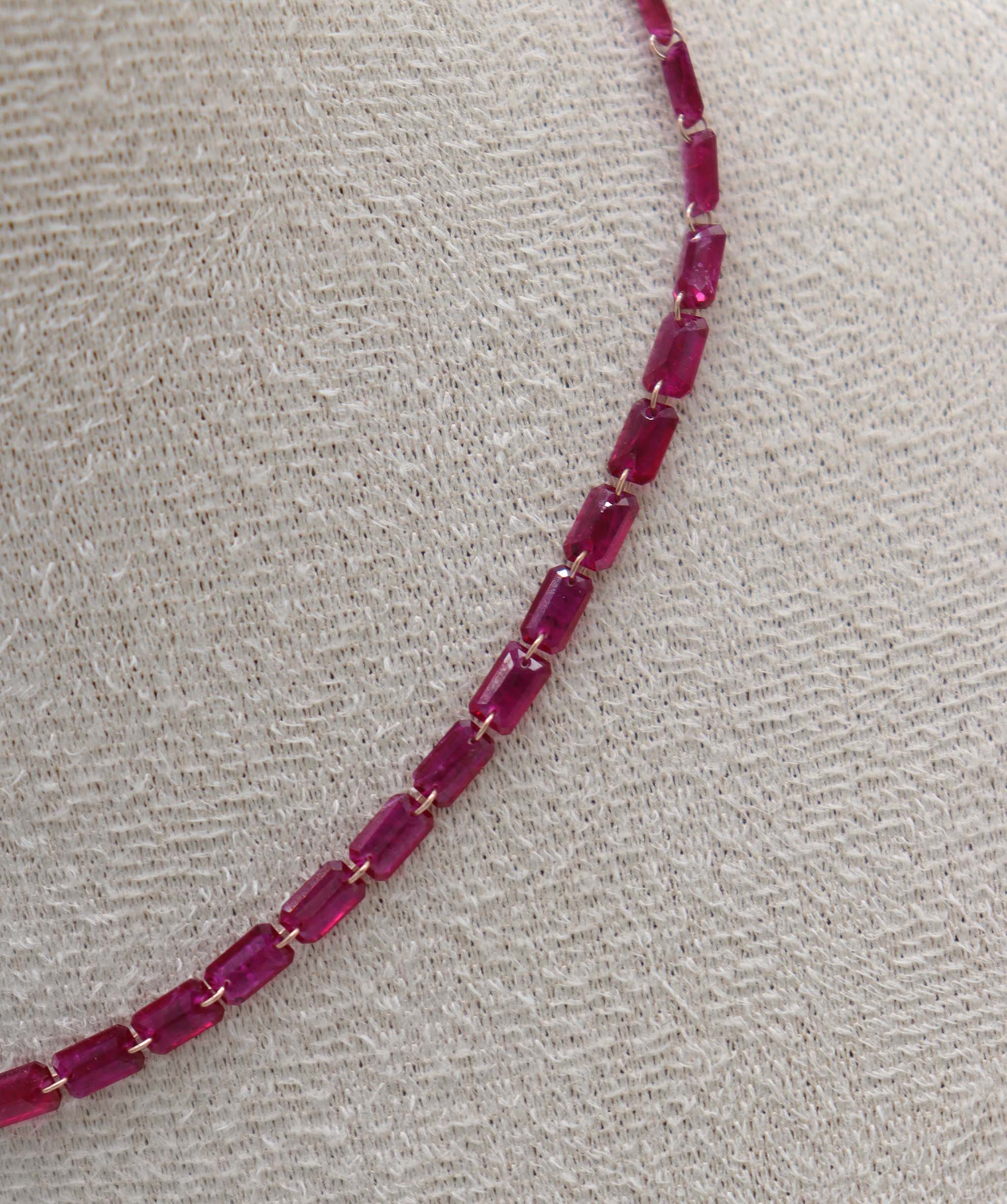 By Sabrina the princess Ruby necklace TW-9.63ct Gold-1.91g 18" Ruby C12977