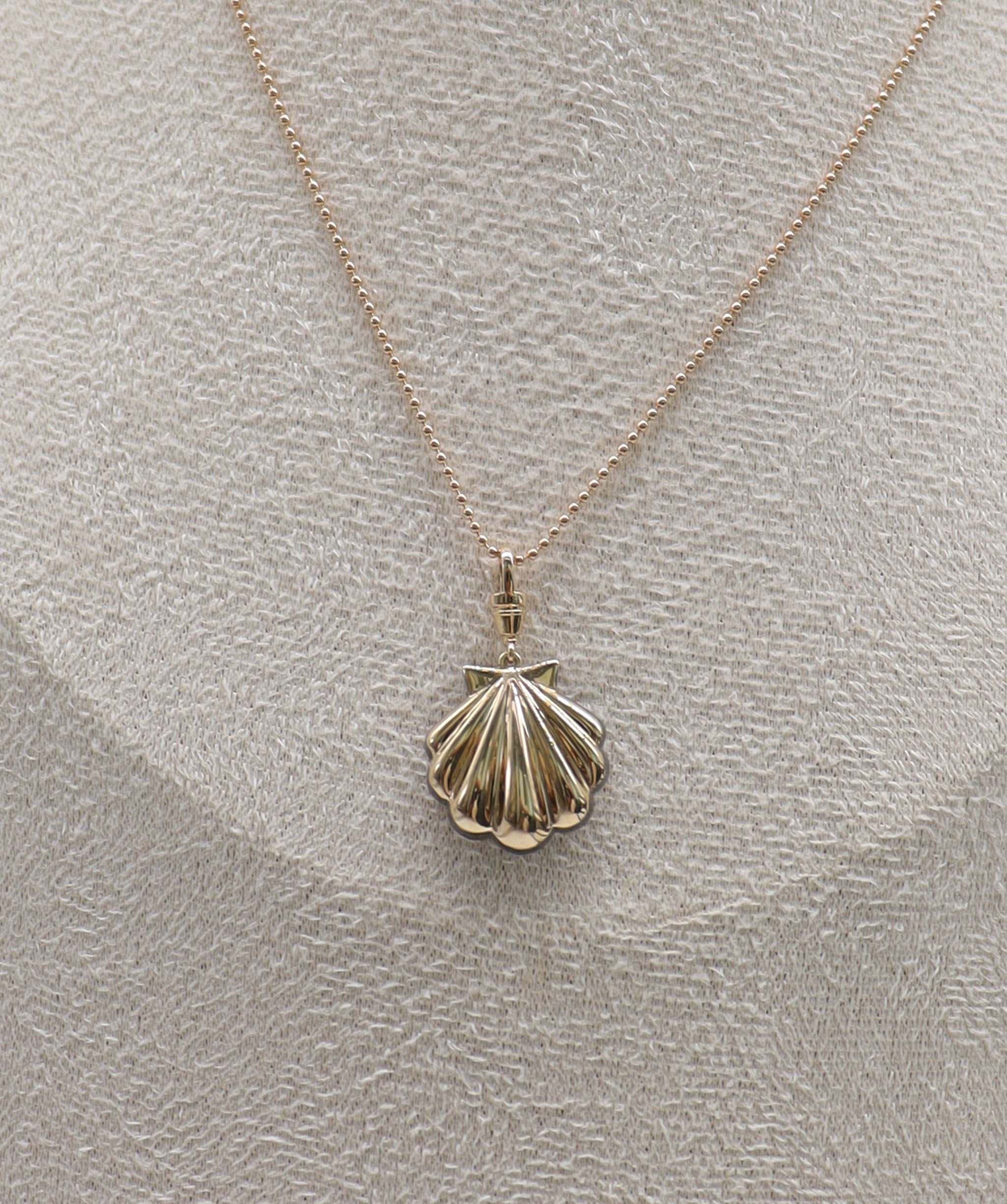 By Sabrina Hilary’s mermaid shell necklace 1.01CT Gold-7.62g 18" C12950