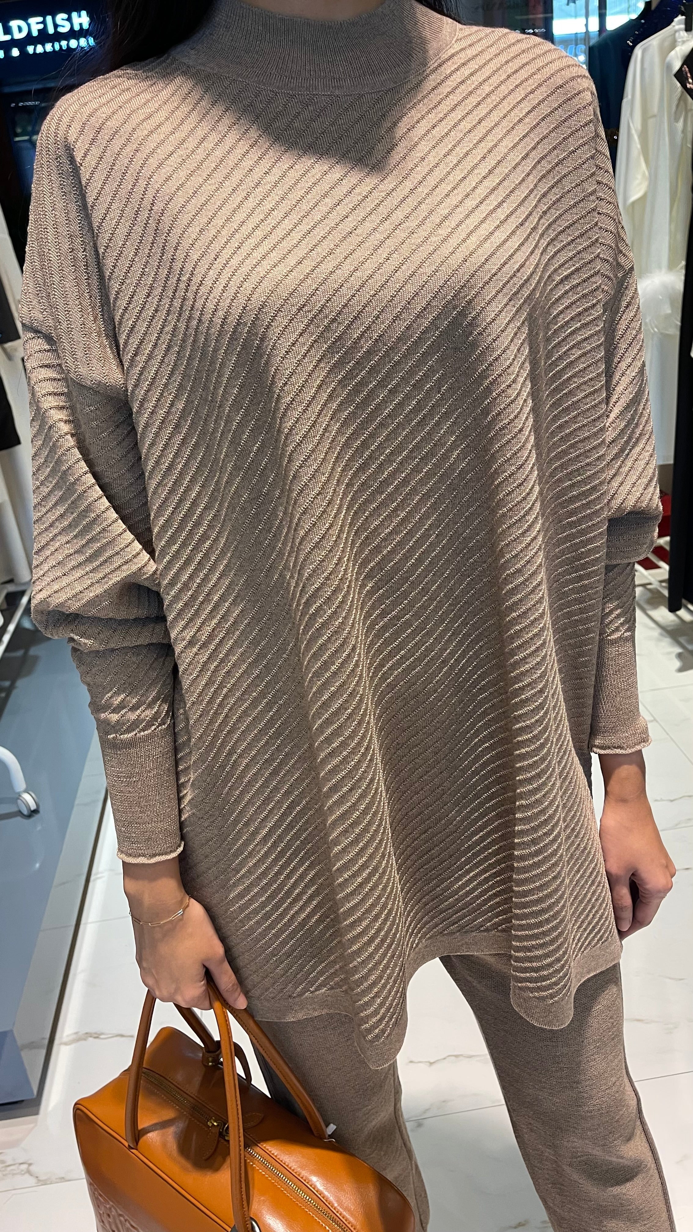 LOOSE FIT ALONDRA SET (SWEATER & TROUSERS)