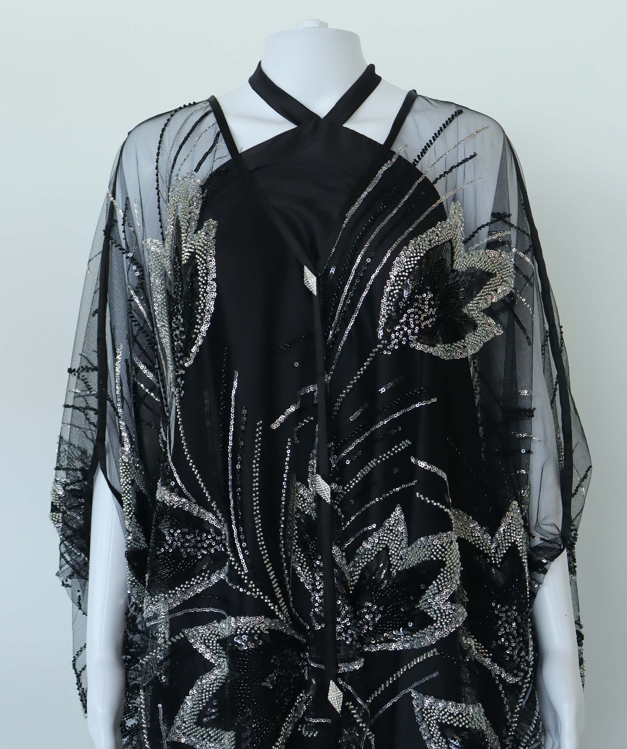 EMPRESS KAFTAN BLACK/SILVER BLACK/BRONZE FLOWER SIZE OS ASC7067